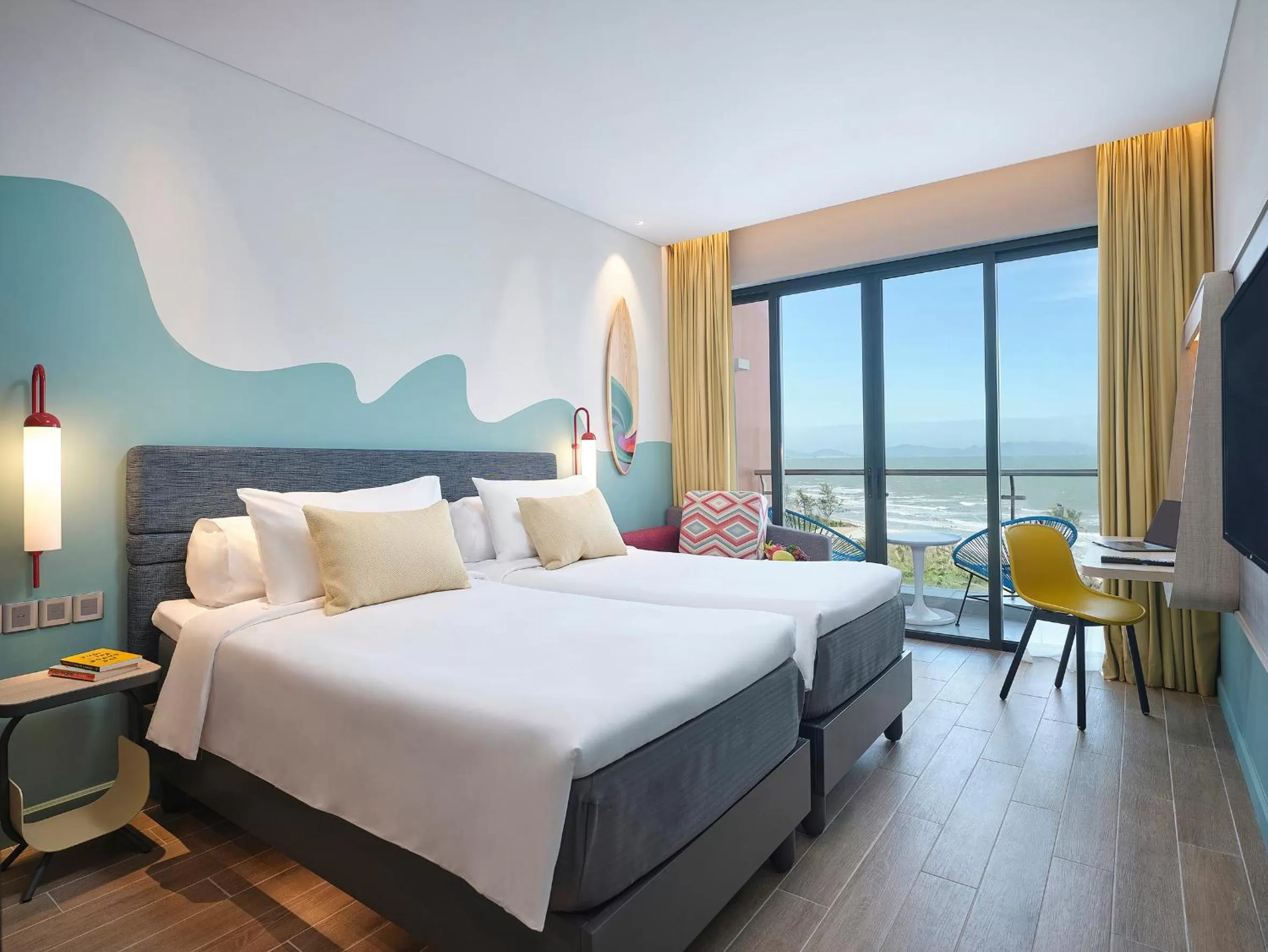 Premium Twin Room with Balcony and Sea View in ibis Styles Vung Tau