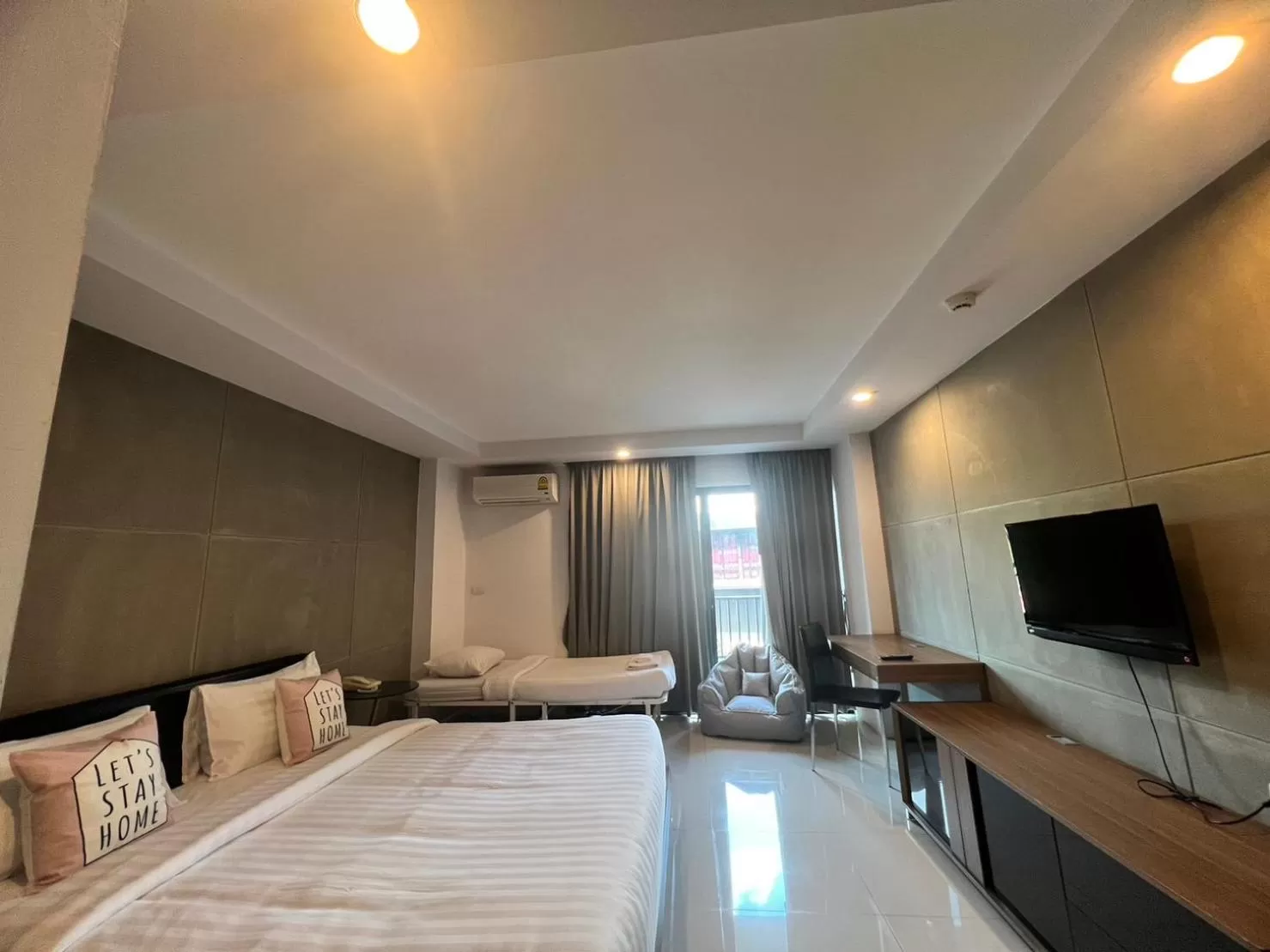 Executive Triple Room in We Grand Ever 9