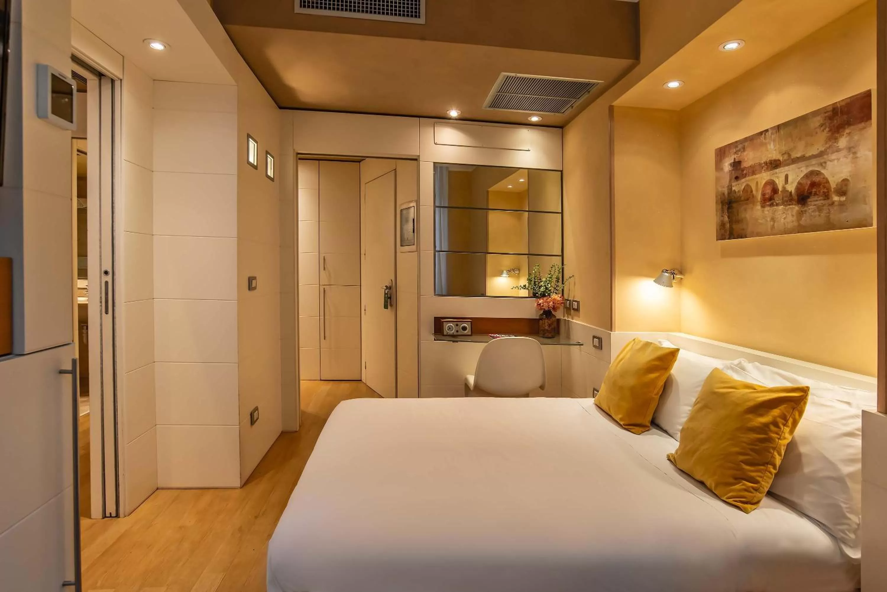 Superior Double Room in Hotel White