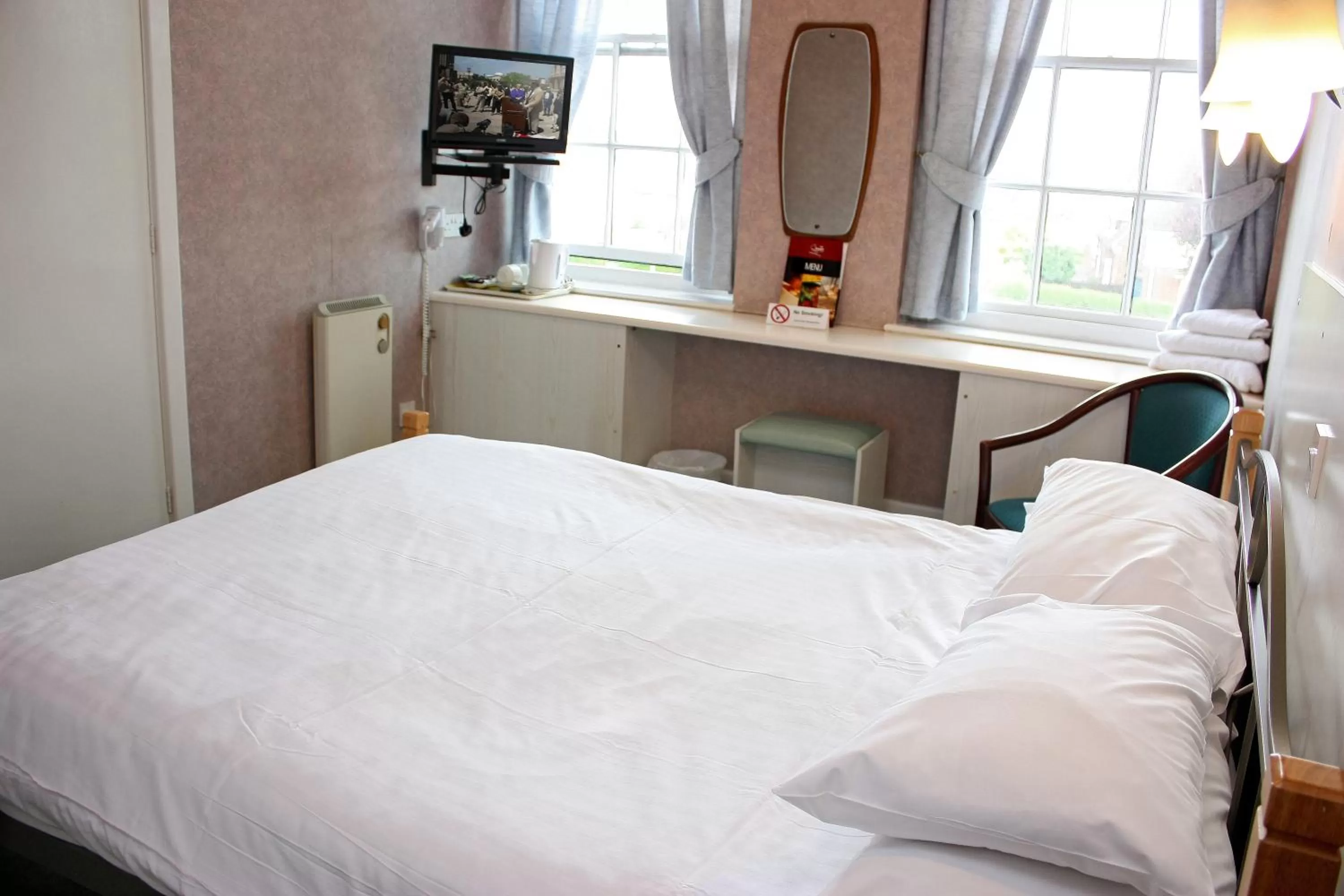 Double Room in The Raven Hotel