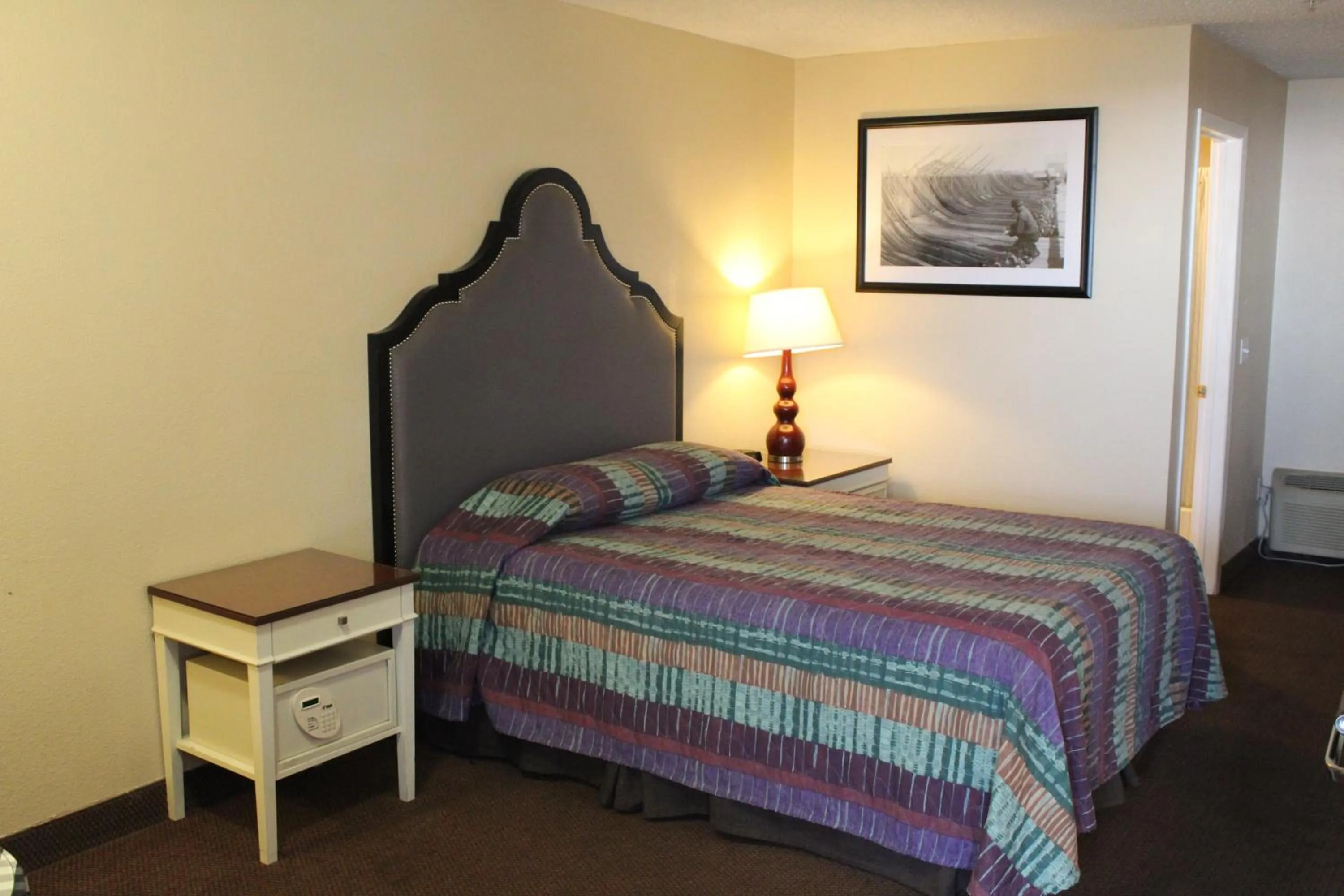 King Room - Non-Smoking in Knights Inn Pasco