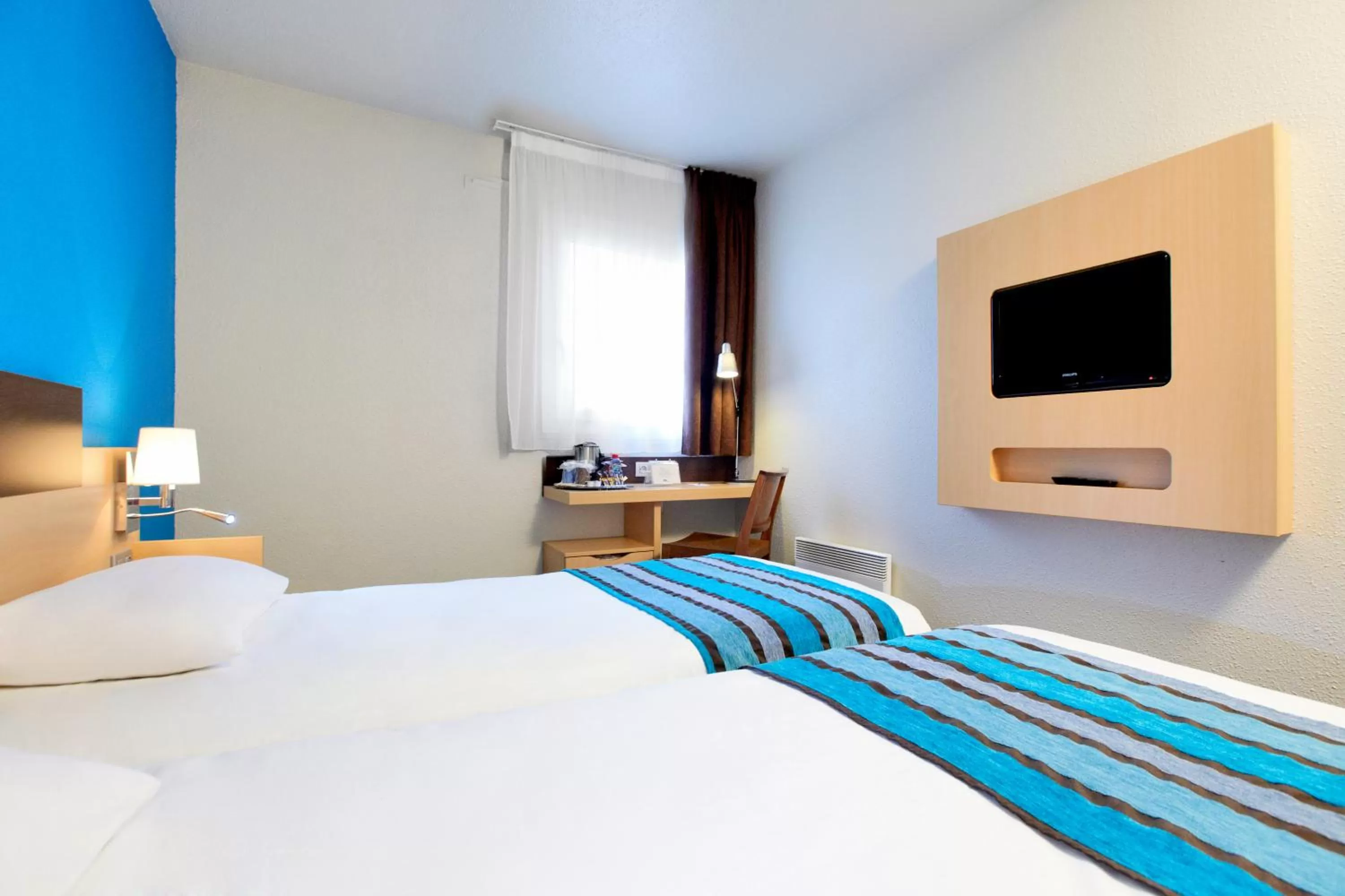 Twin Room in Kyriad Viry-Chatillon