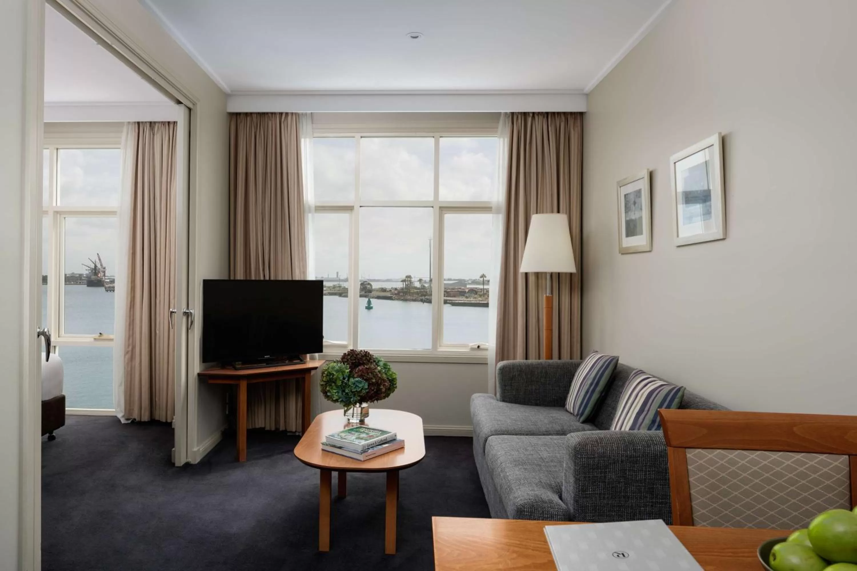 King Spa Harborside Suite in Rydges Newcastle