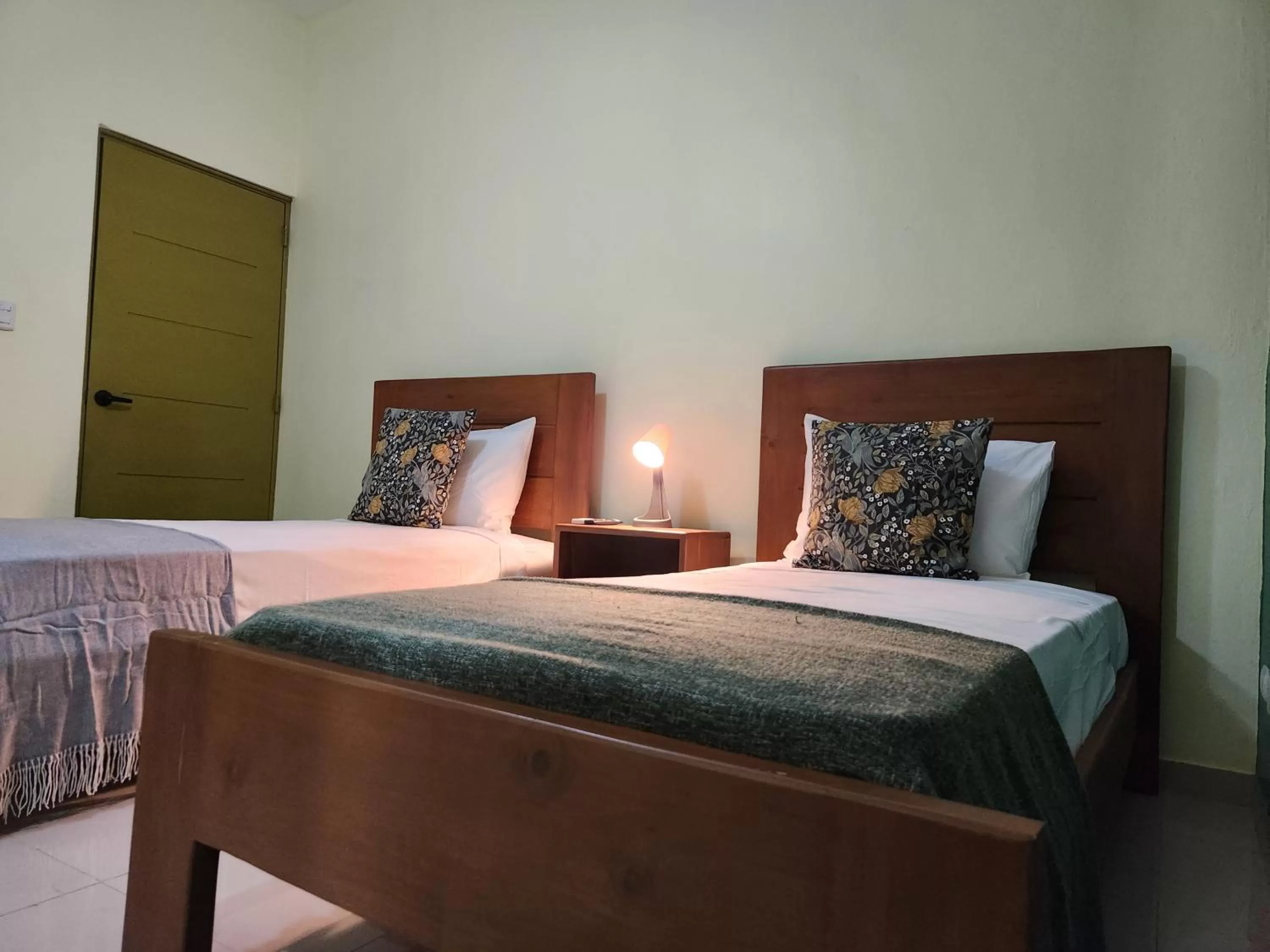 Deluxe Double Room with Two Single Beds - single occupancy in Hotel La Casona MC