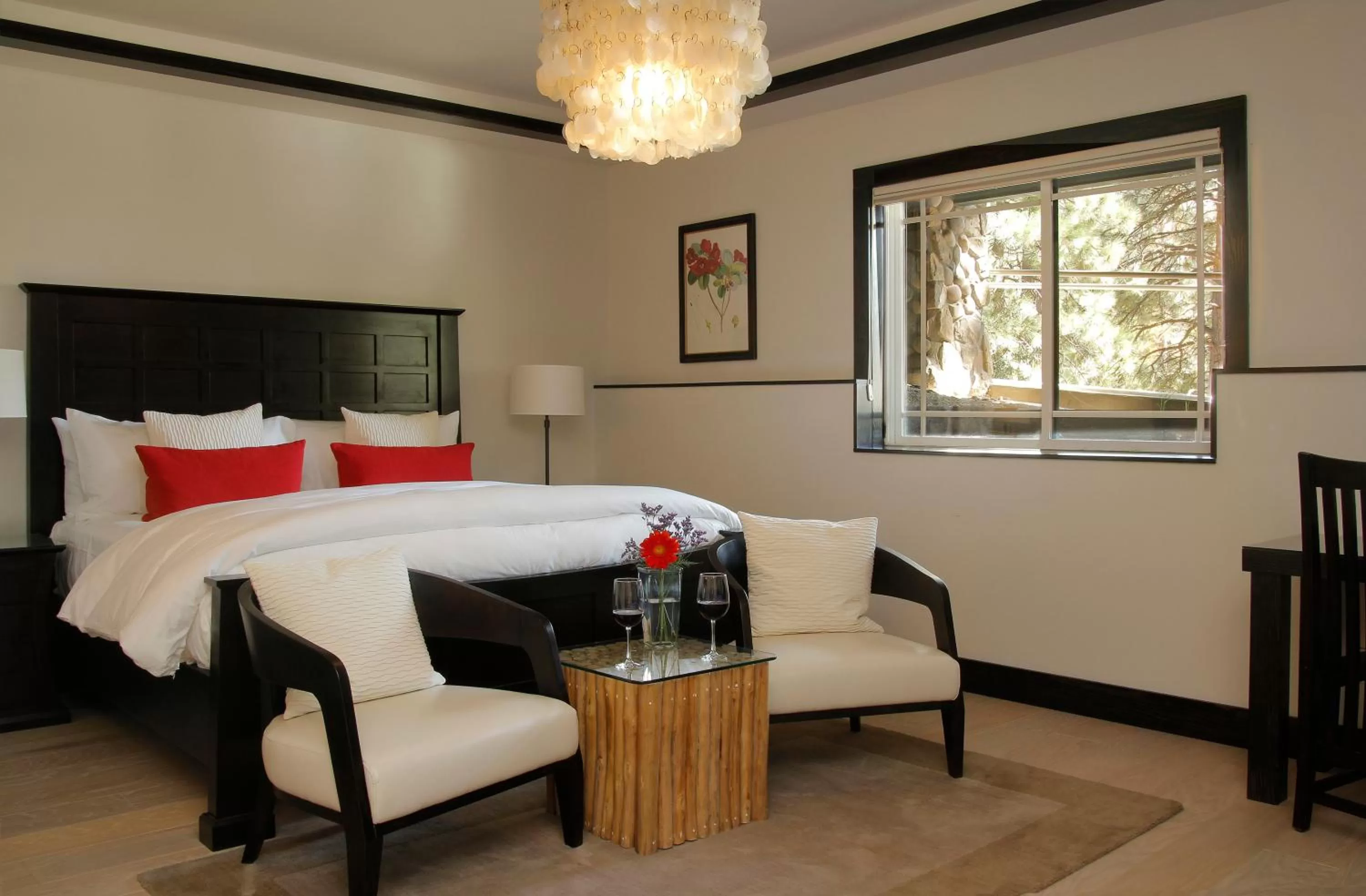 King Room with Spa Bath in The Grand Idyllwild Lodge