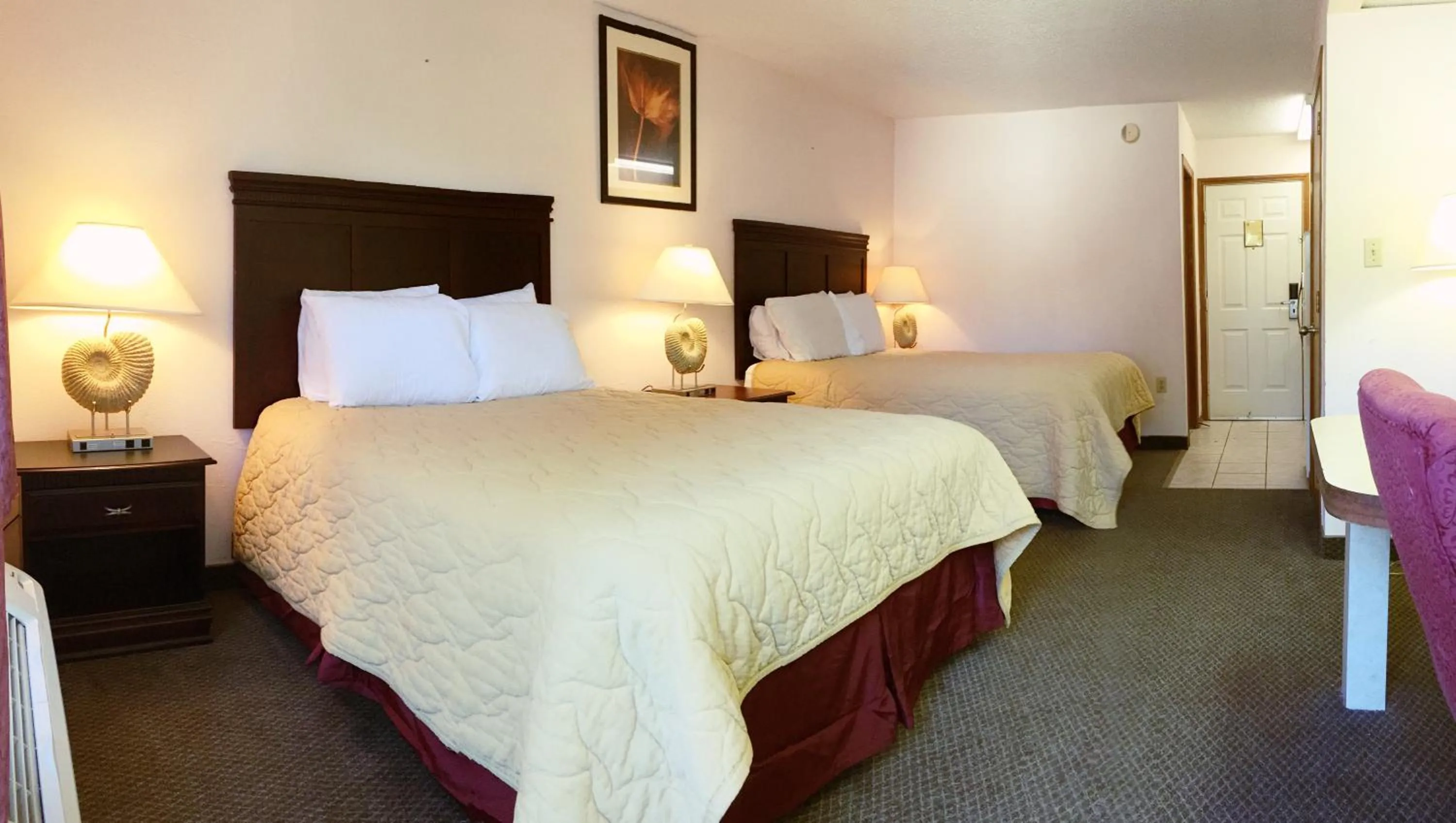 Queen Room with Two Queen Beds - Non-Smoking in HOTEL DEL SOL - Pensacola