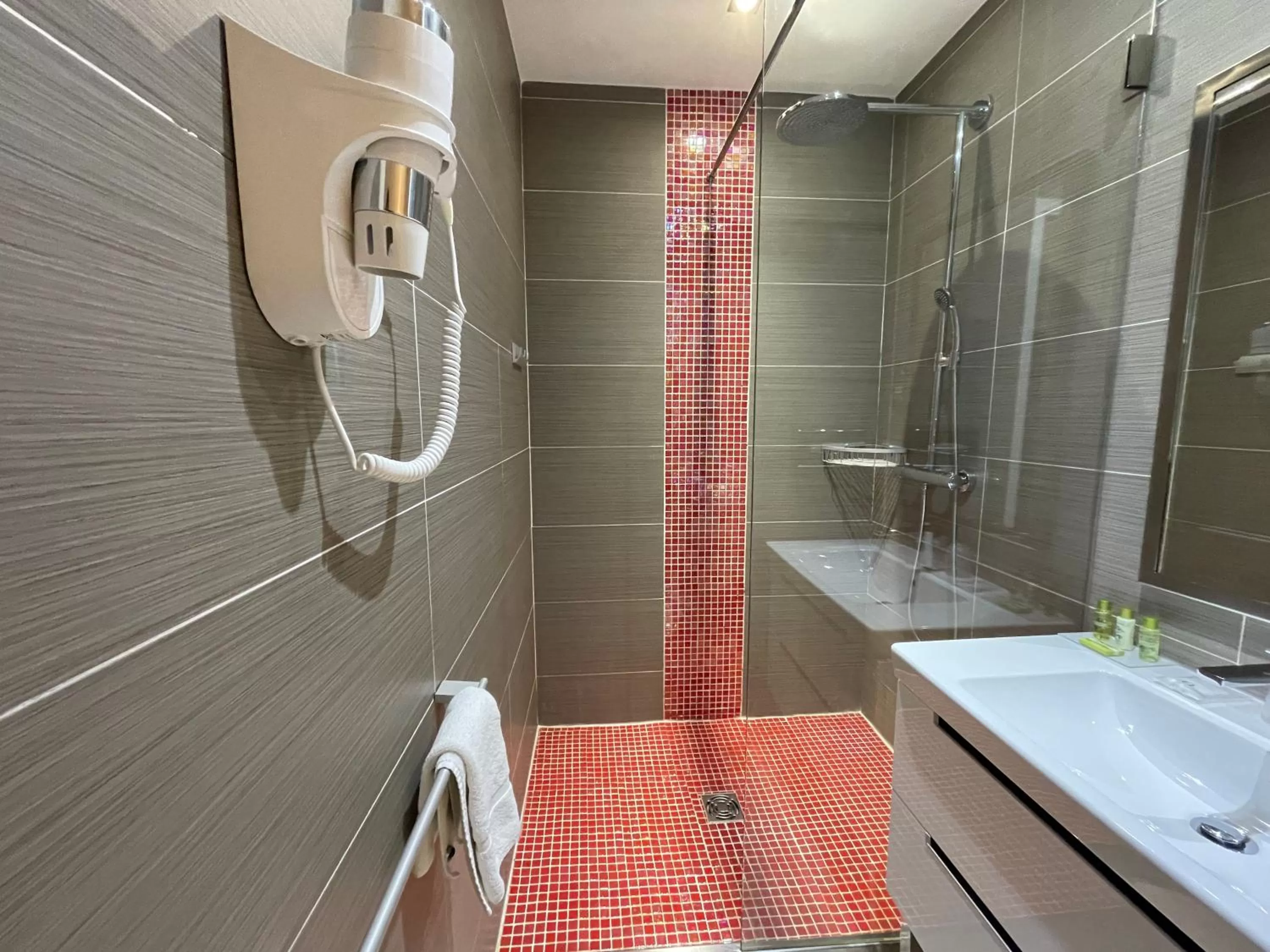 Superior Double Room with Side Seaview - Third Floor in Hôtel Baptistin