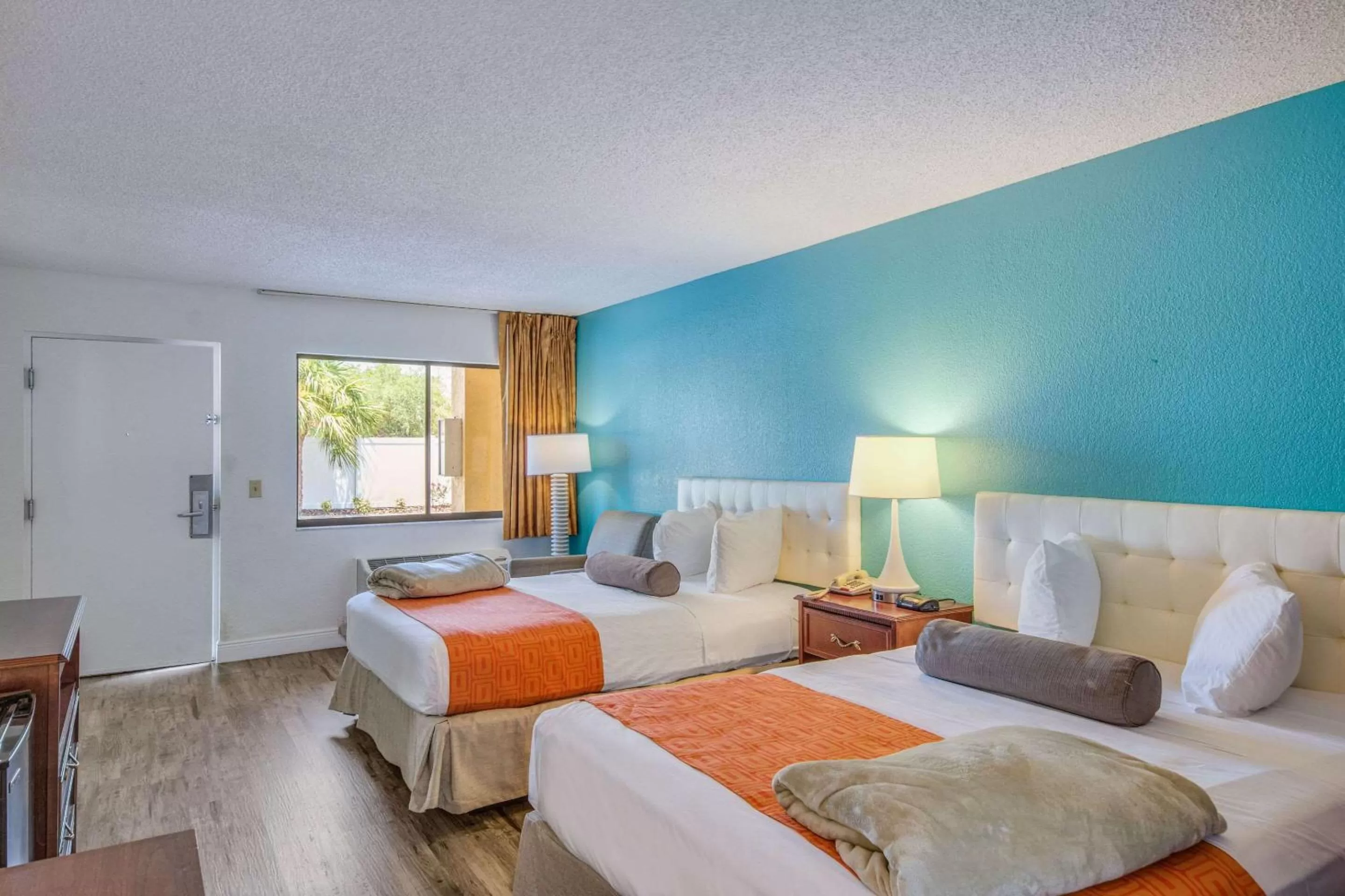 Queen Room with Two Queen Beds - Smoking in Rodeway Inn Port Richey North