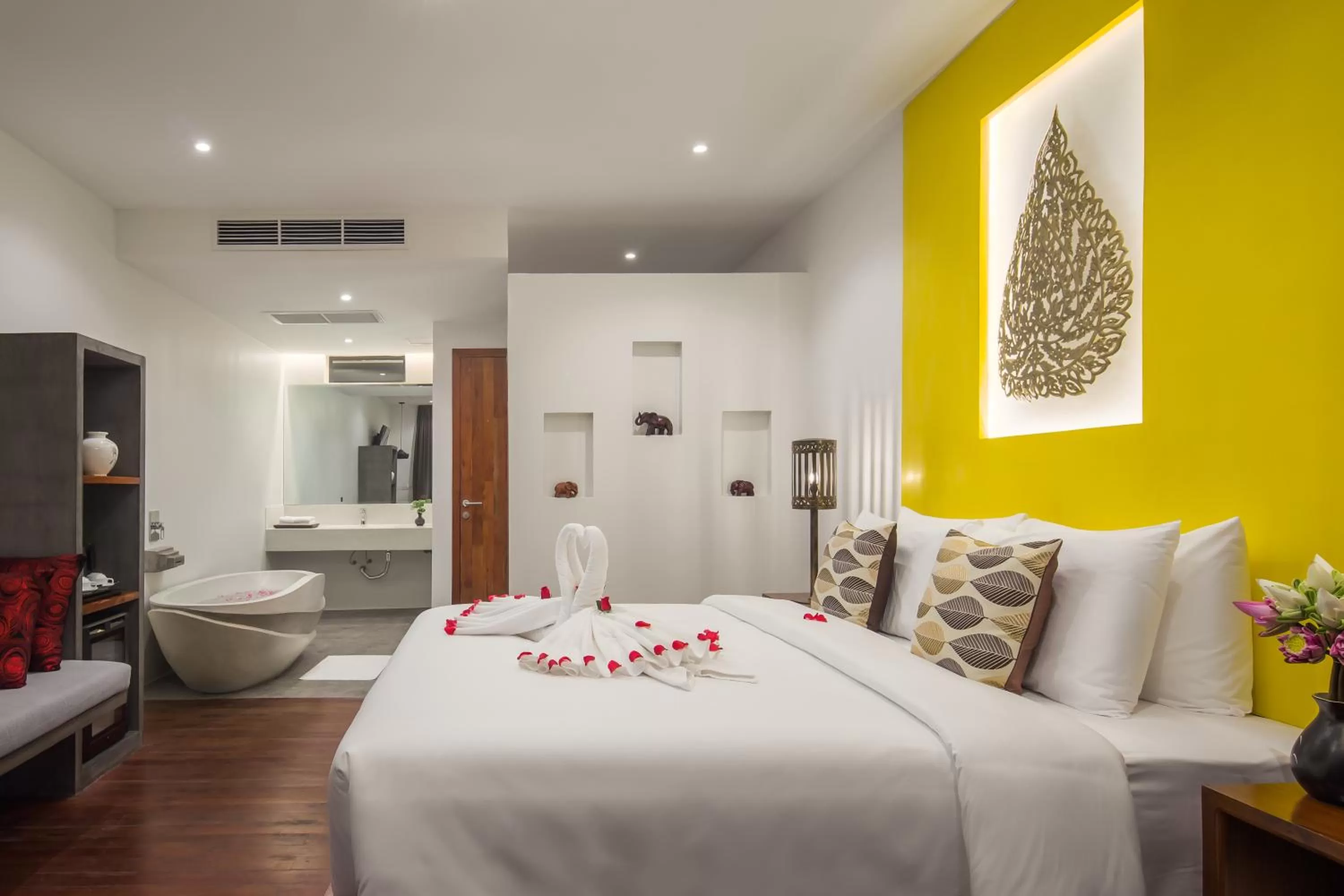 Palace Suite Room King Bed with Pool View in Siem Reap Palace Hotel & Spa