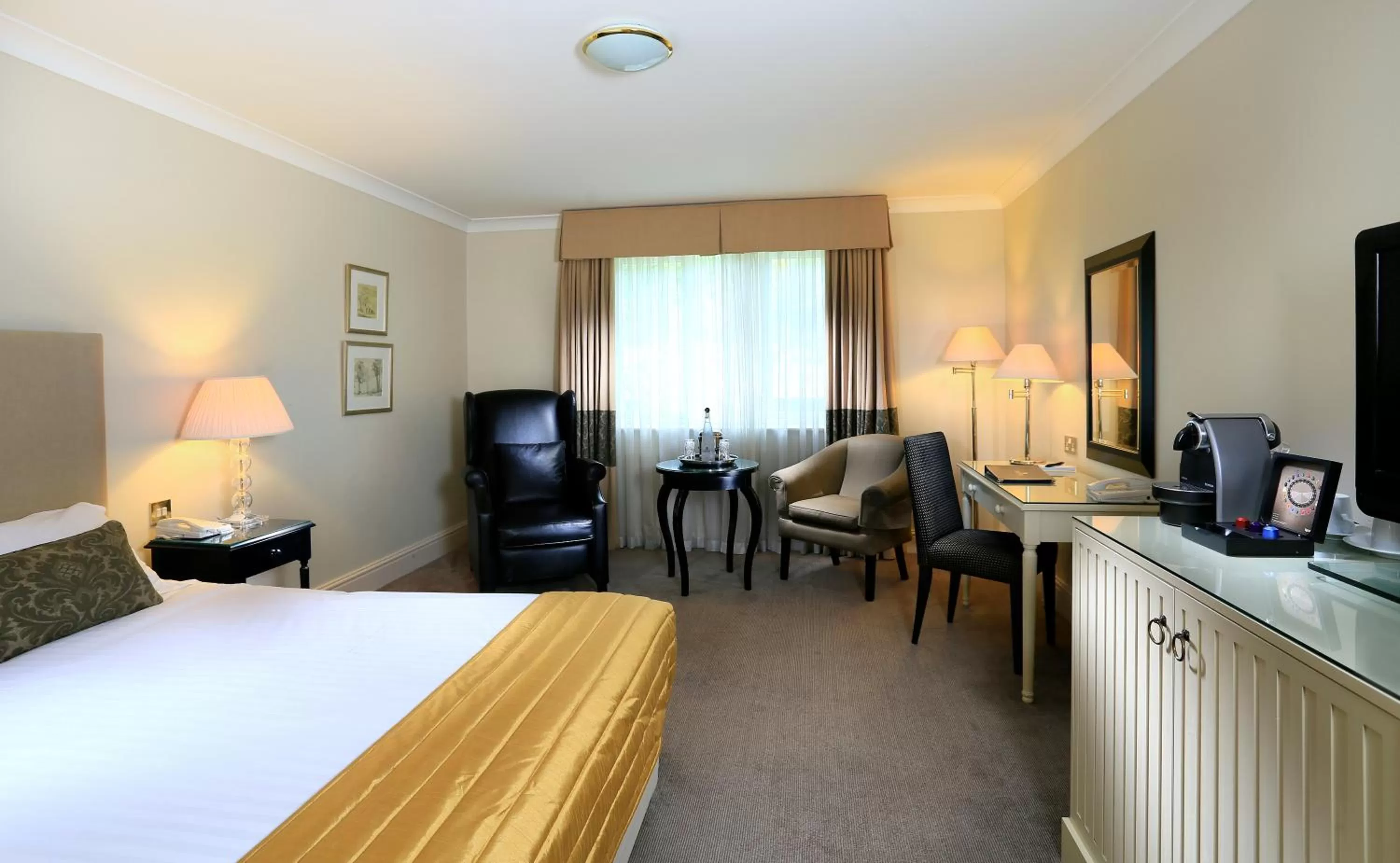 Deluxe Twin Room in Macdonald Berystede Hotel & Spa