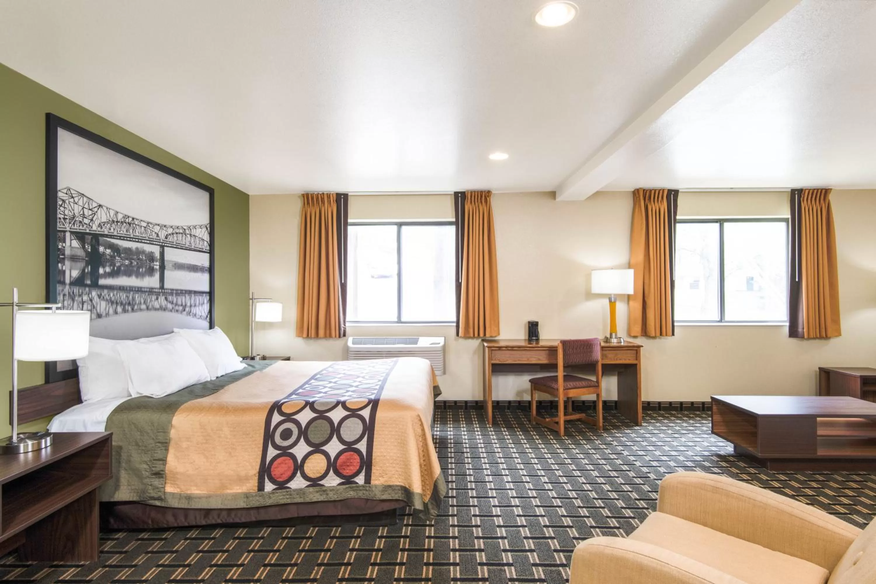 King Suite - Non-Smoking in Super 8 by Wyndham Wheeling WV