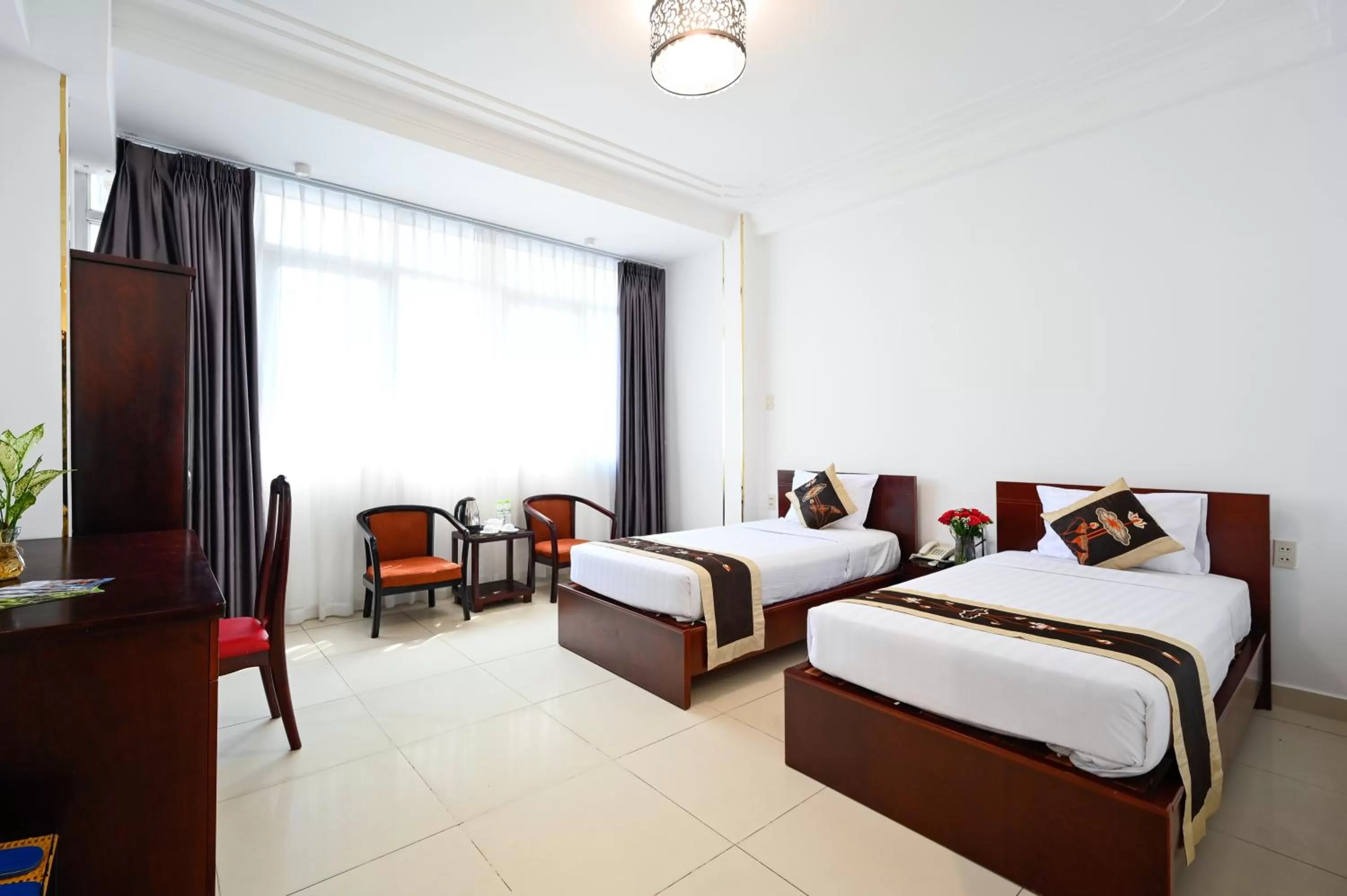 Deluxe Twin Room in TN Central Hotel