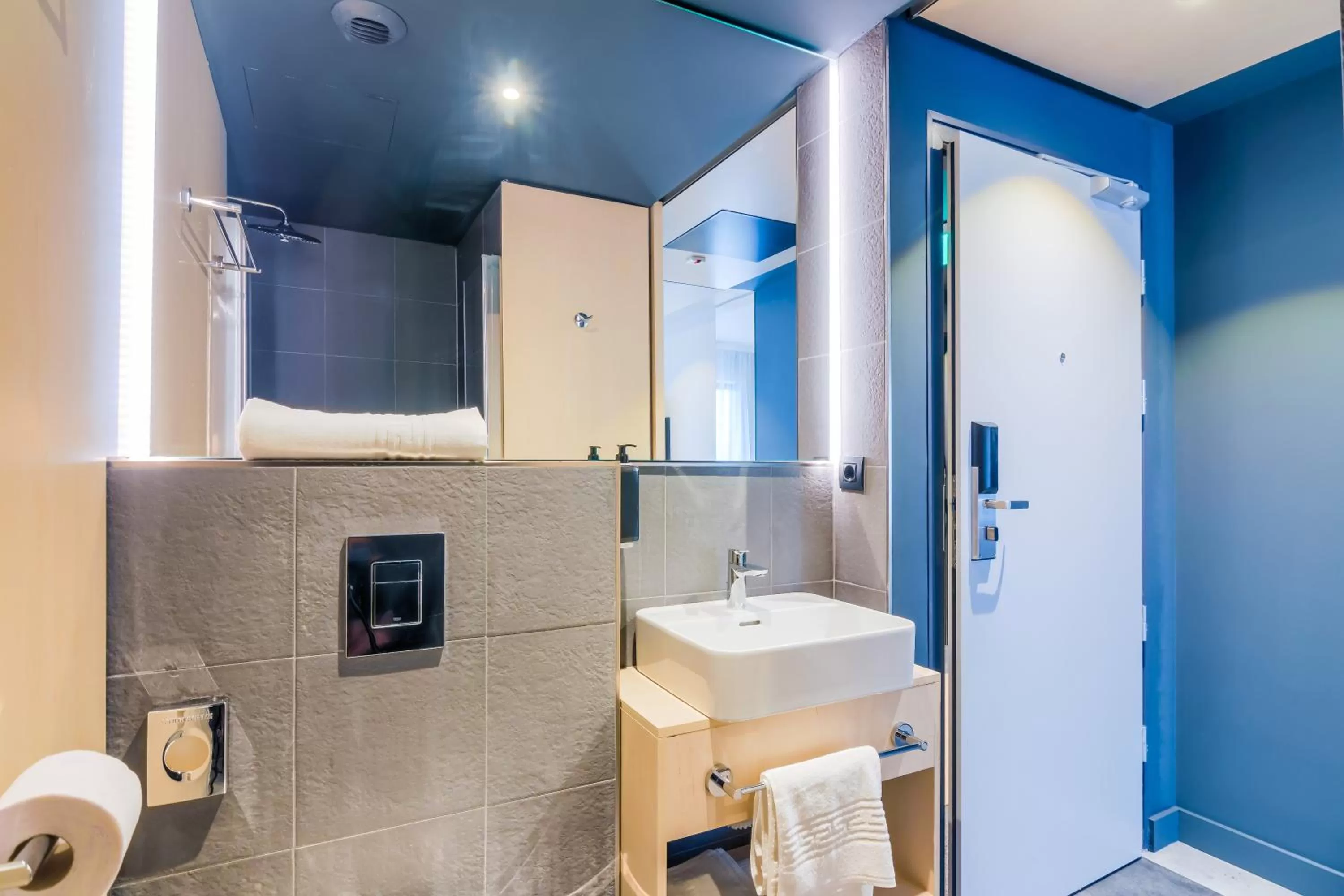 Standard Double Room with View in ibis Timisoara City Center