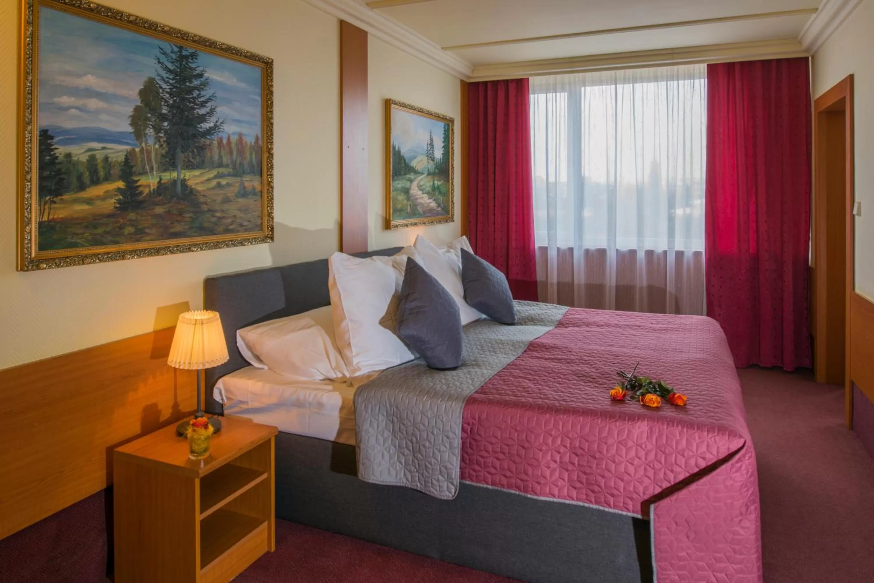Business Suite with Free Parking and Wellness in TOP HOTEL Praha