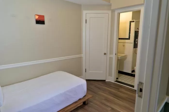 Adjoining Historic (Queen + Twin + 2 bath) in Hotel Leo