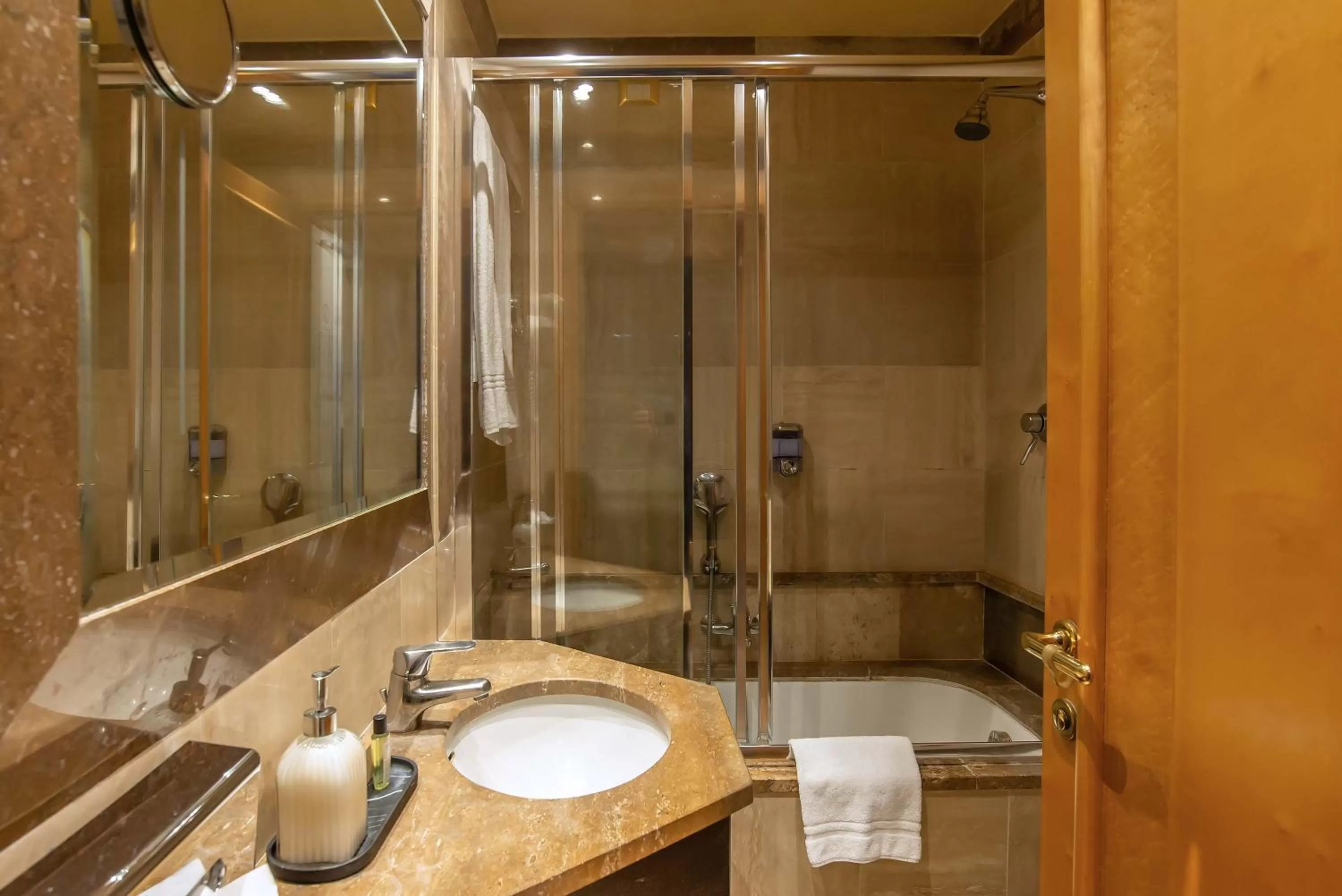 Standard Double Room in Hotel White