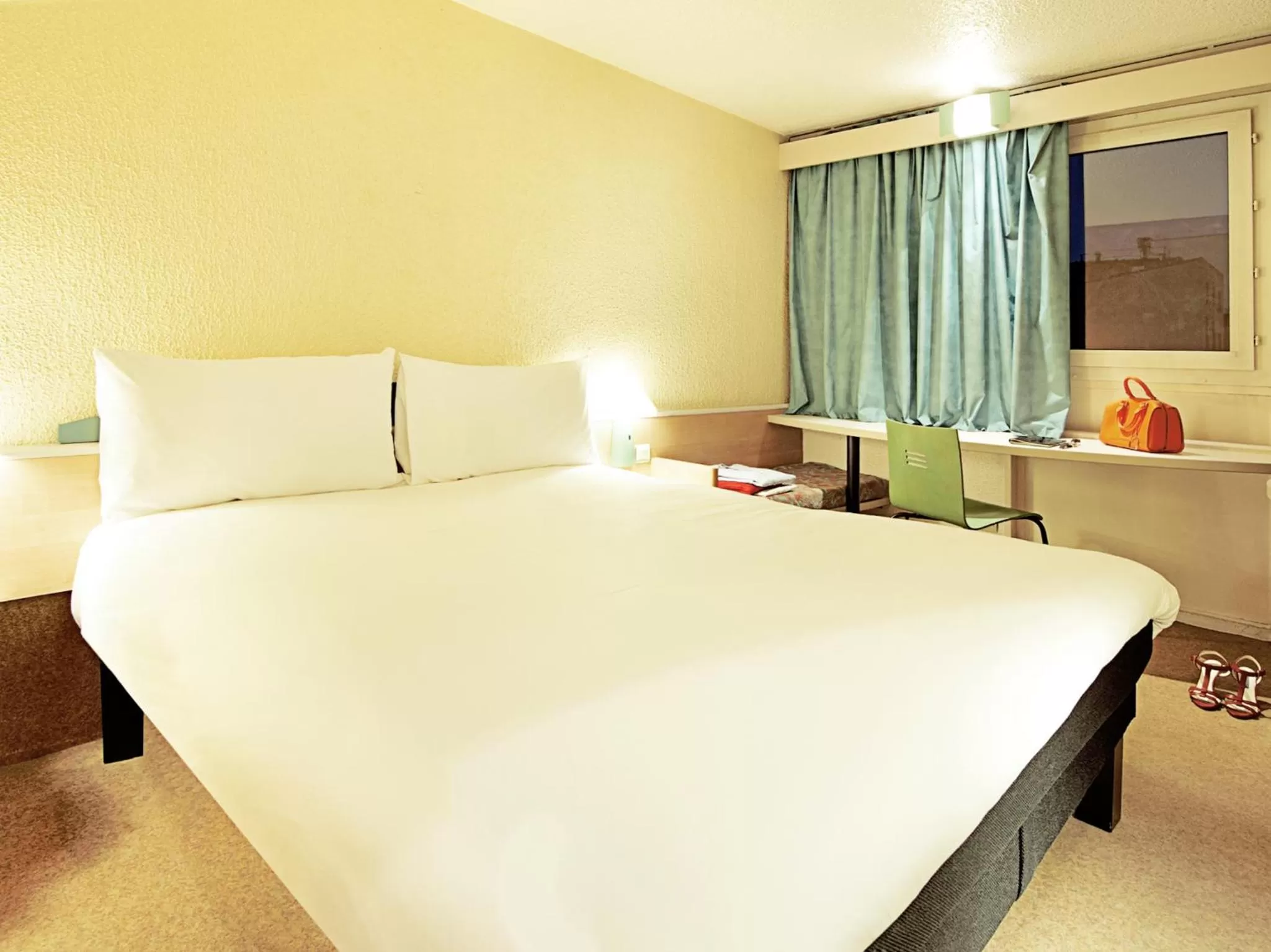 Standard Double Room in Hotel ibis Setubal