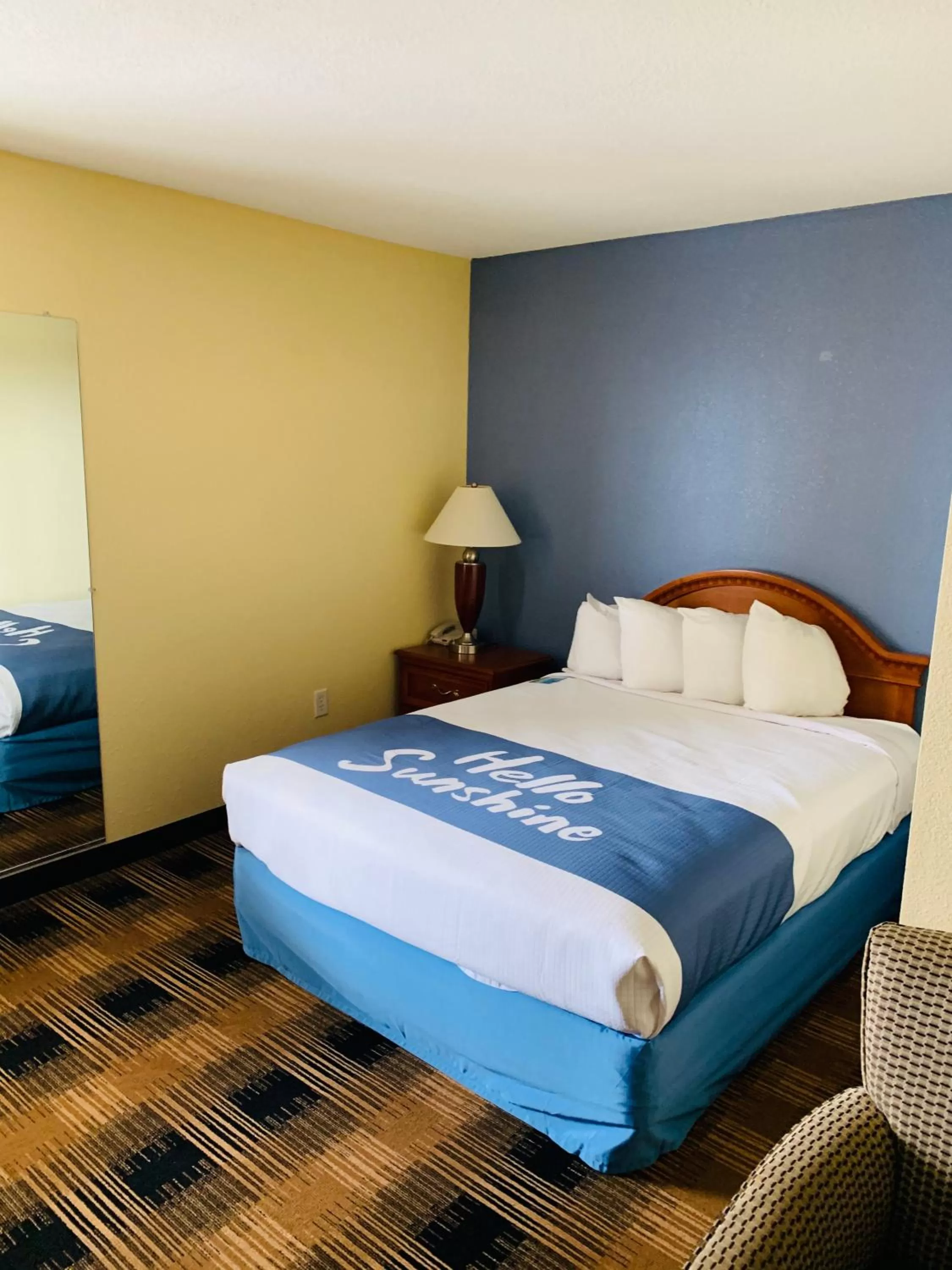 Queen Studio Suite - Non-Smoking in Days Inn by Wyndham Trumann AR