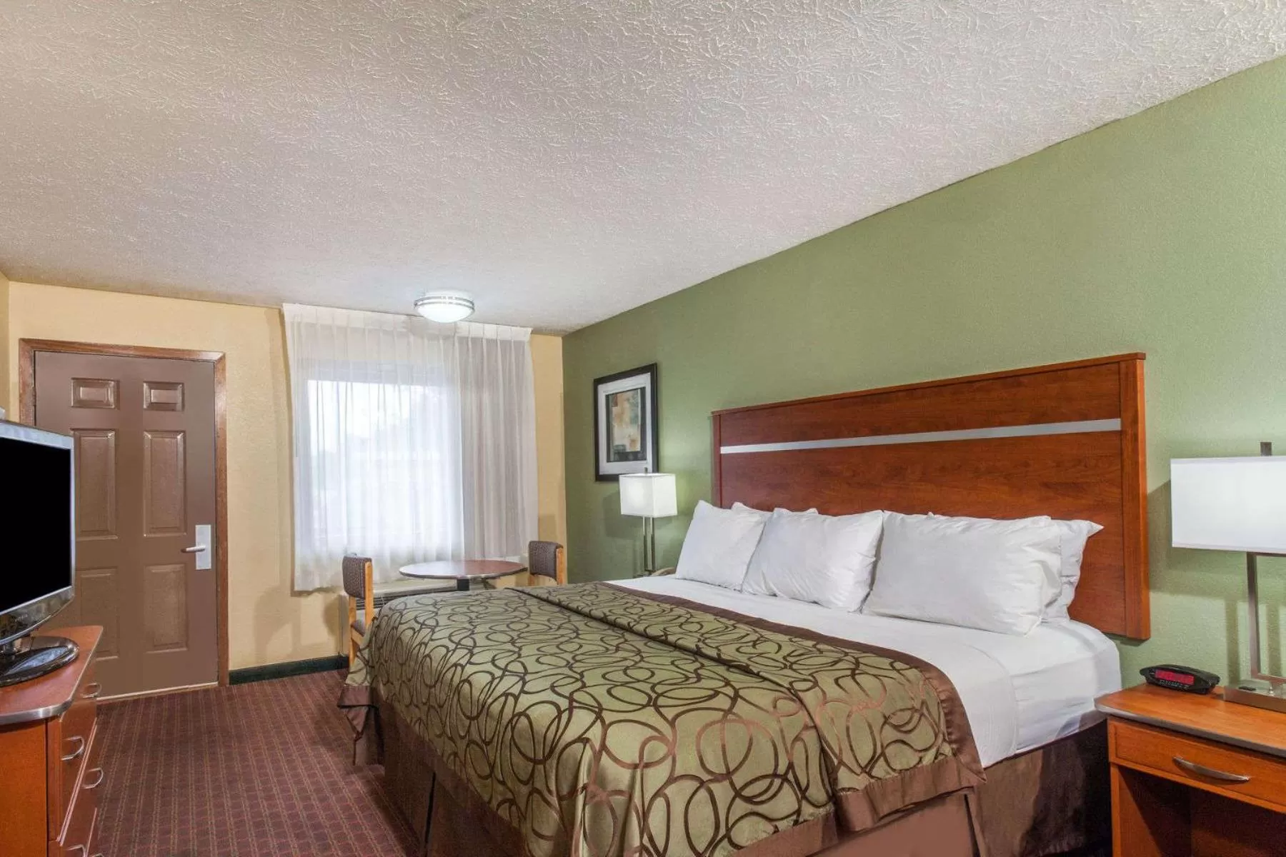 Queen Room - Non-Smoking in Baymont by Wyndham Pigeon Forge near Island Drive