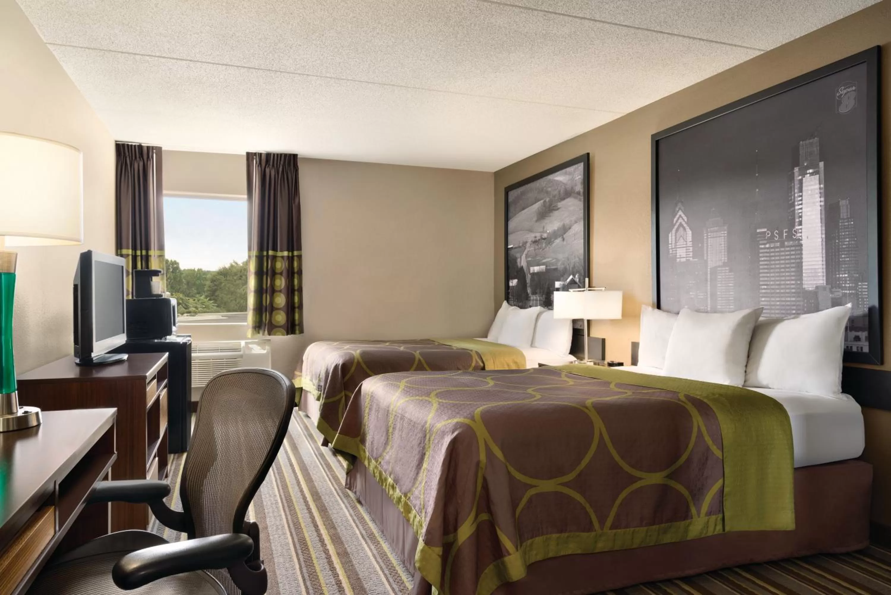 Queen Room with Two Queen Beds - Non-Smoking in Super 8 by Wyndham Chambersburg I-81