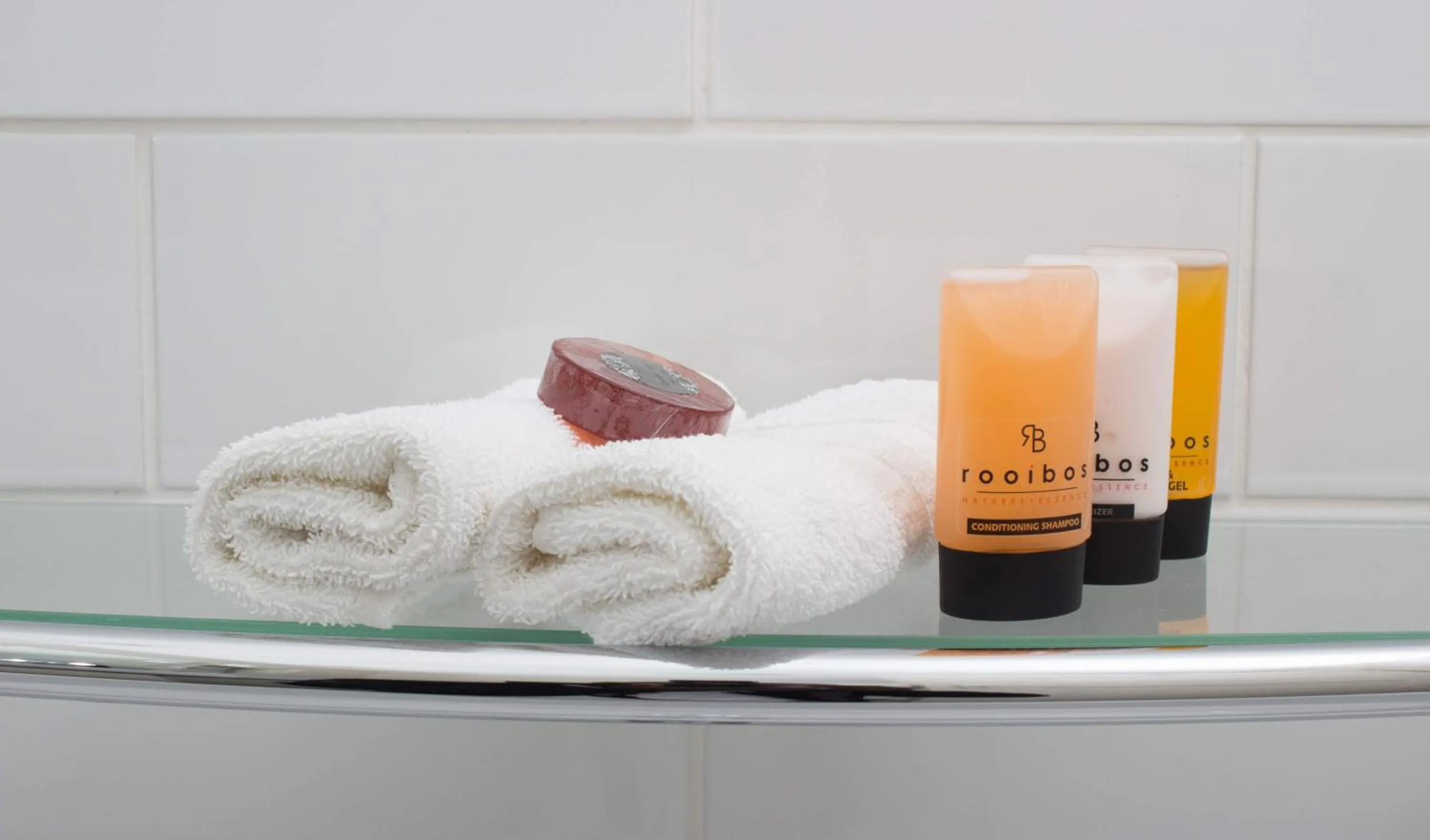 Standard Double Room - single occupancy - Elephant in Headlands House Guest Lodge