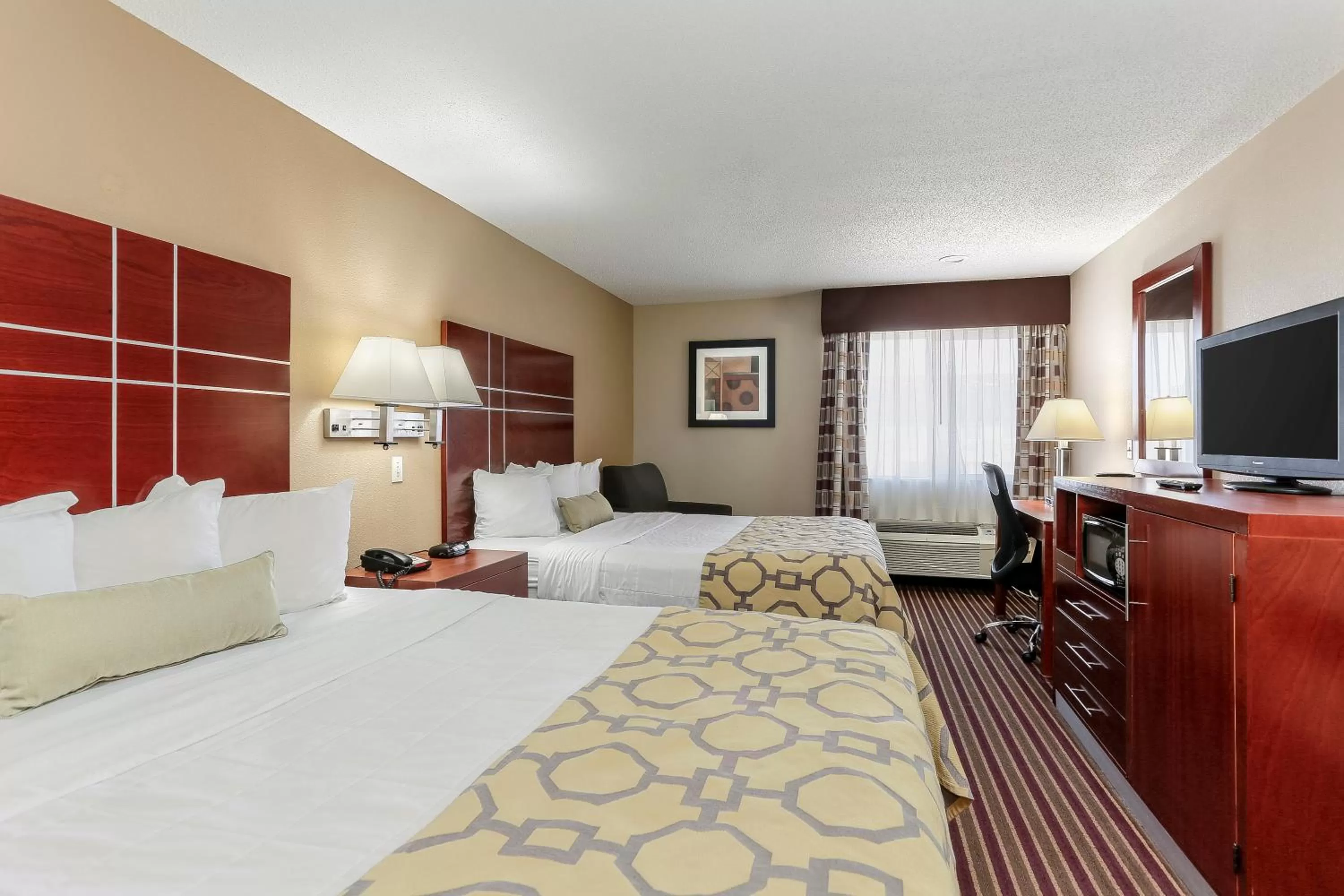 Deluxe Room with Two Queen Beds - Non-Smoking in Baymont by Wyndham Bowling Green