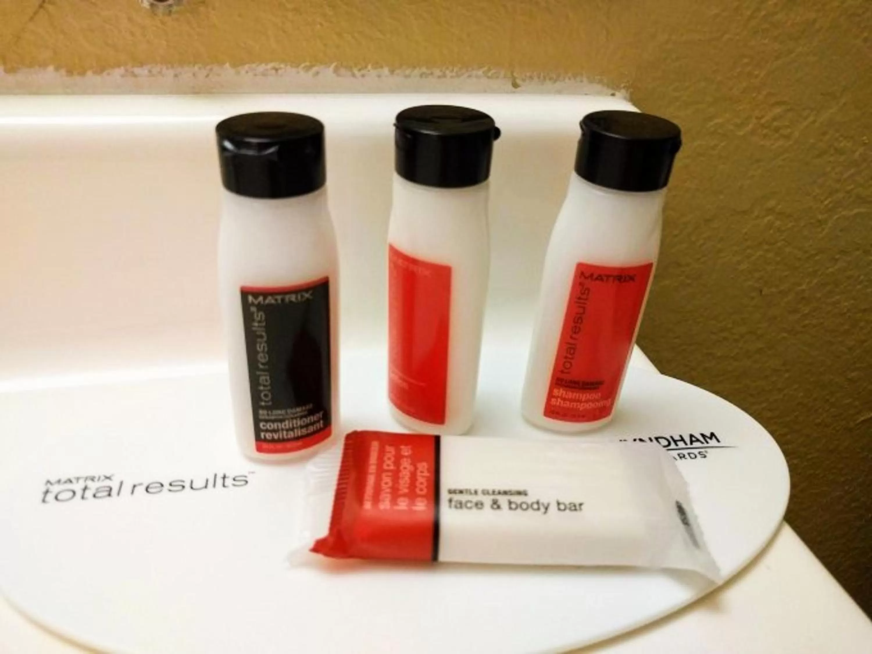 Queen Room - Mobility Access/Non-Smoking in Super 8 by Wyndham Brunswick/St Simons Island Area