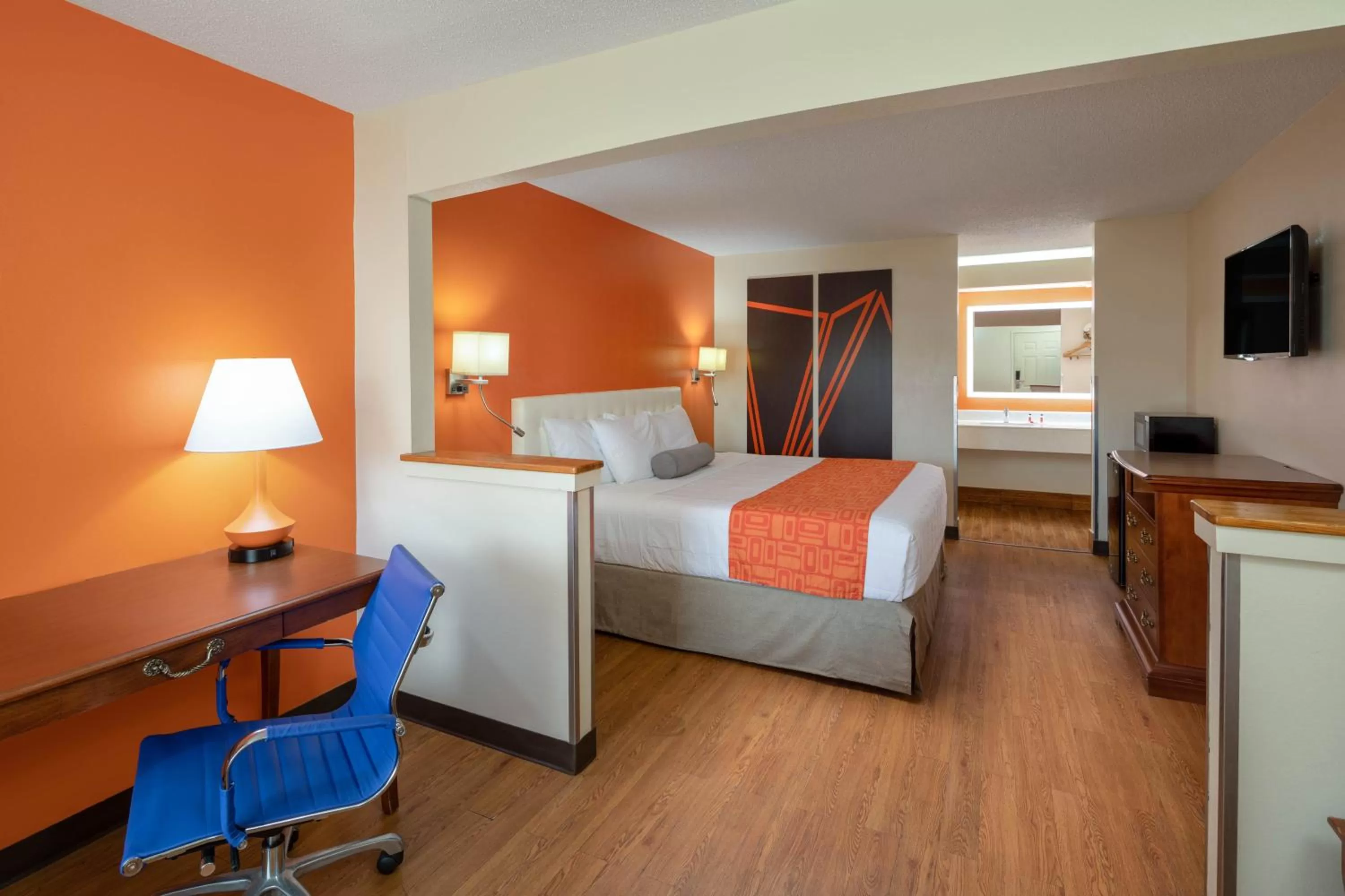King Room - Non-Smoking in Howard Johnson by Wyndham Savannah GA