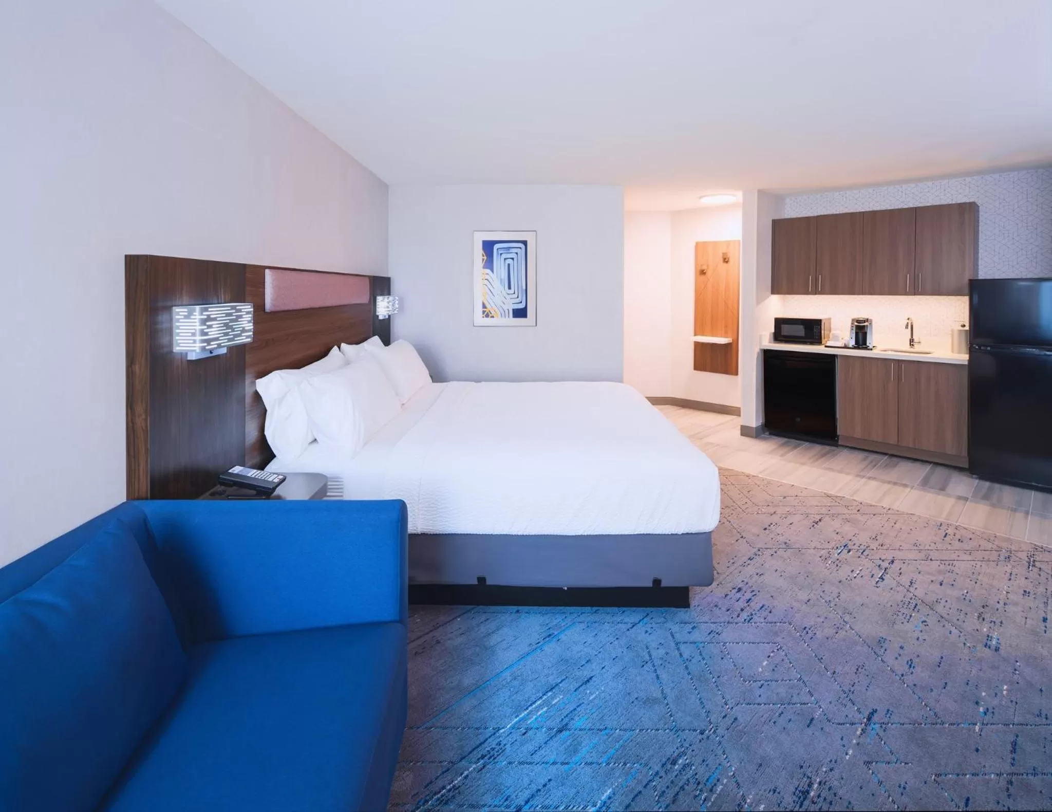 King Room with Kitchenette in Holiday Inn Express La Mesa Near SDSU by IHG