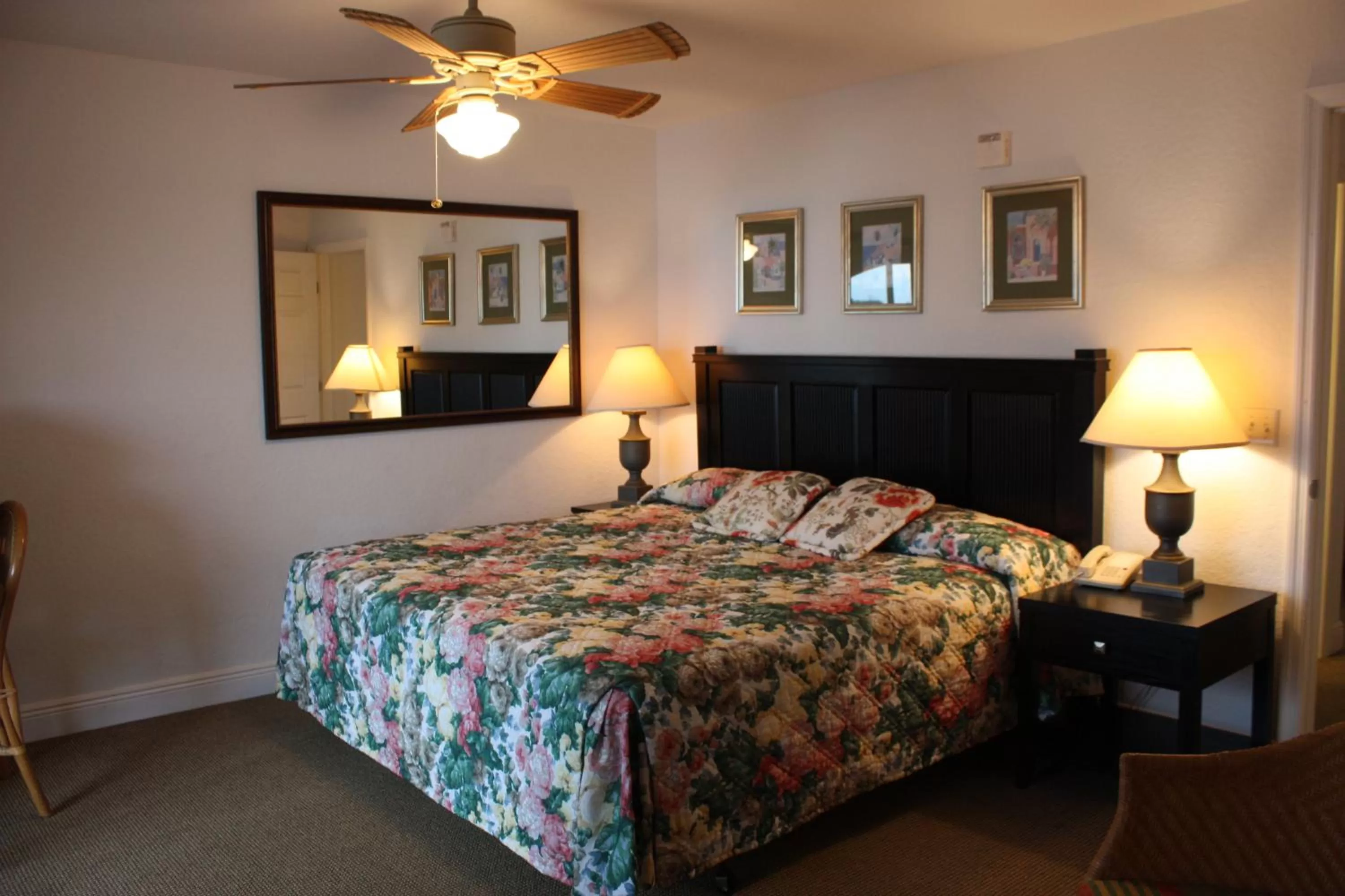 Two Bedroom Suite in Lake Roy Beach Inn - Winter Haven