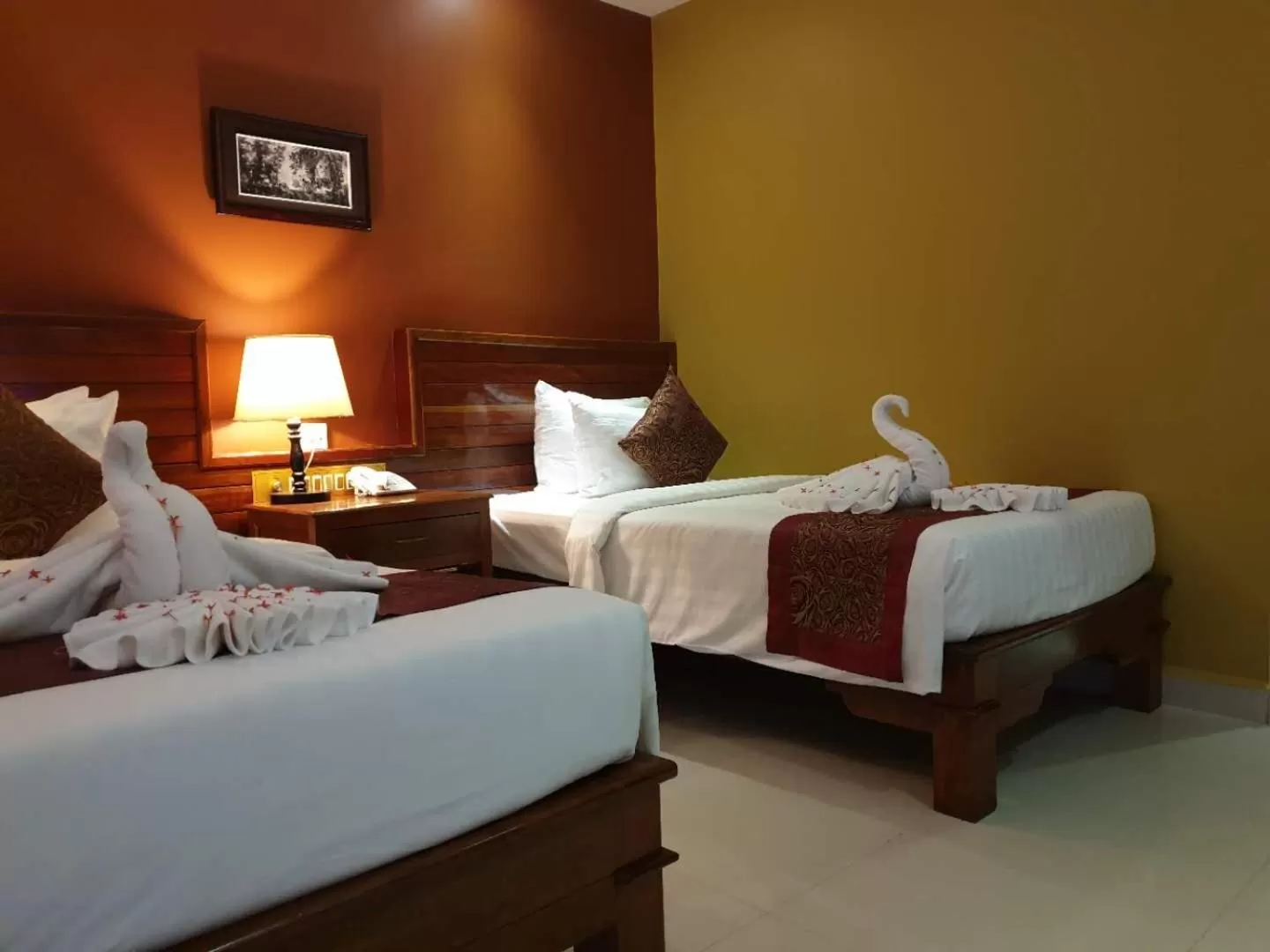 Superior Twin Room in Aristocrat Residence & Hotel