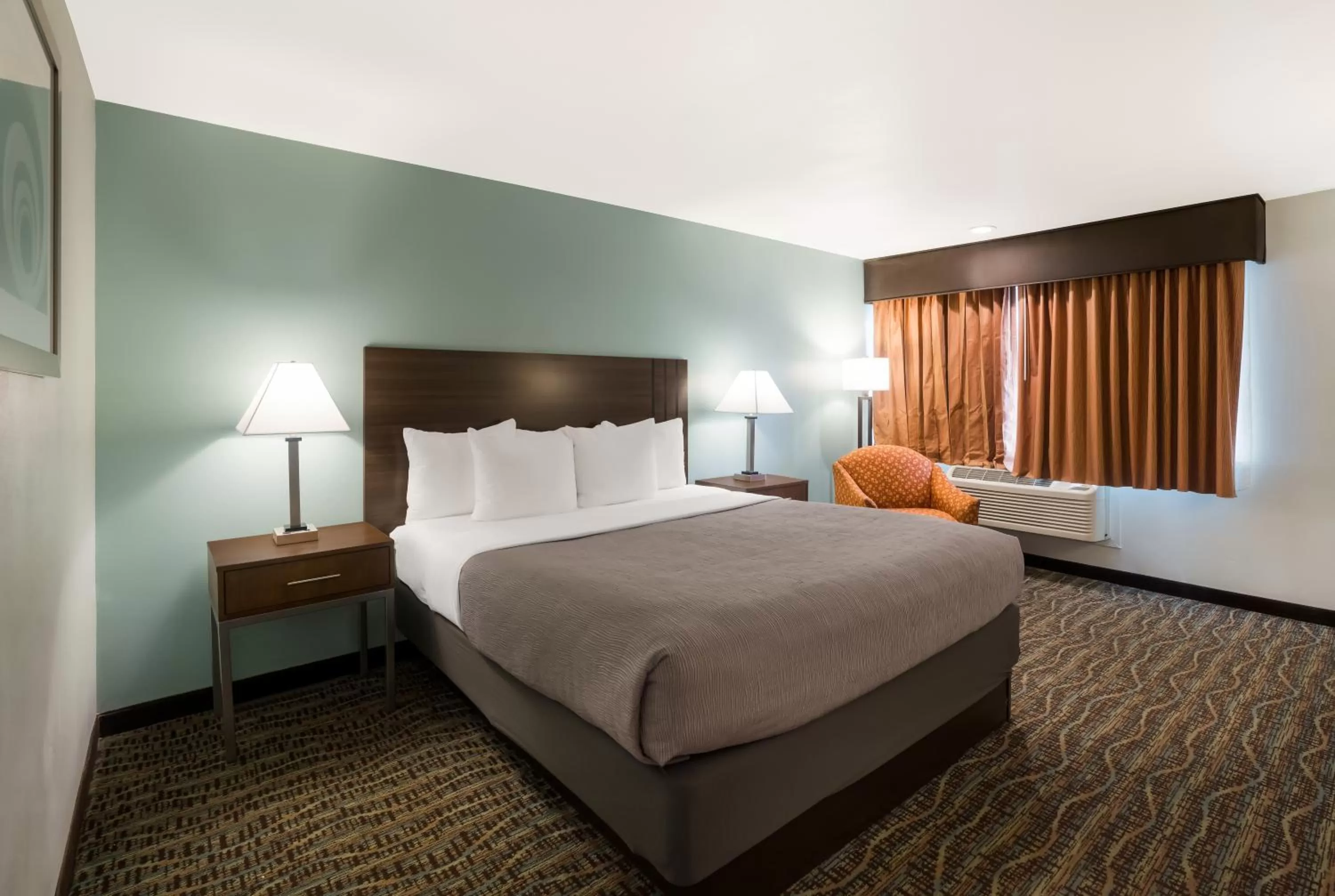 King Room - Mobility Access/Non-Smoking in Quality Inn Fairfield Napa Valley Area