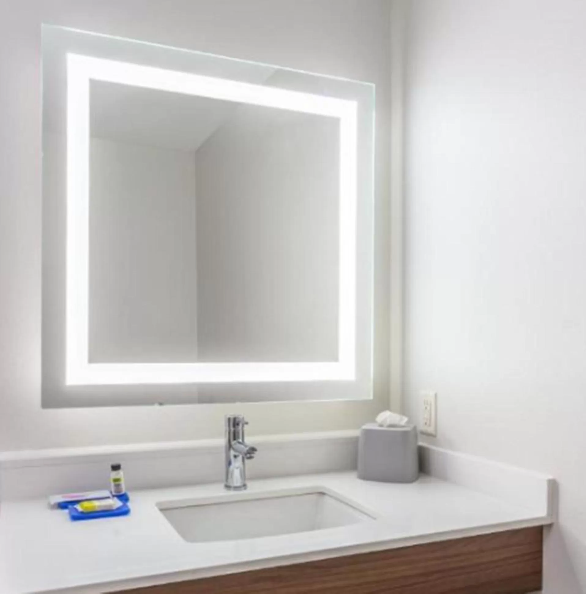 King Suite - Communication Accessible in Holiday Inn Express & Suites Kearney by IHG