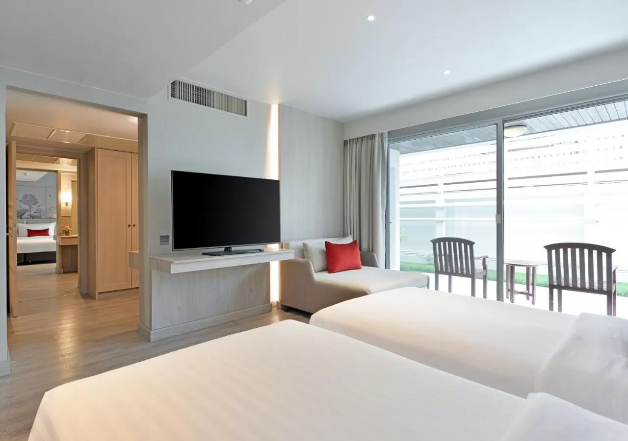 Connecting Family Room (6 People) in Centre Point Sukhumvit 10