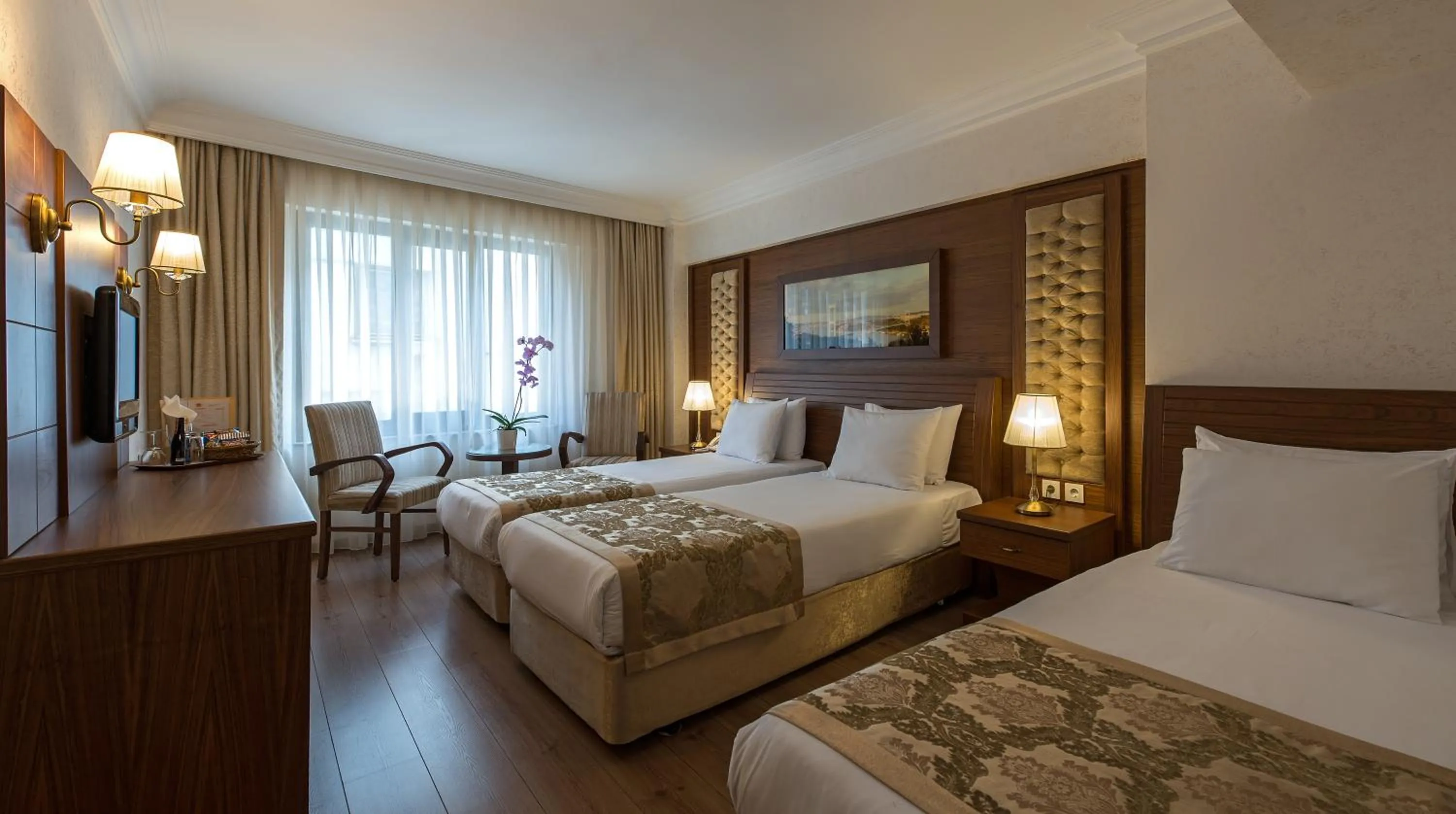 Connected Family Room in Hotel Yigitalp Istanbul