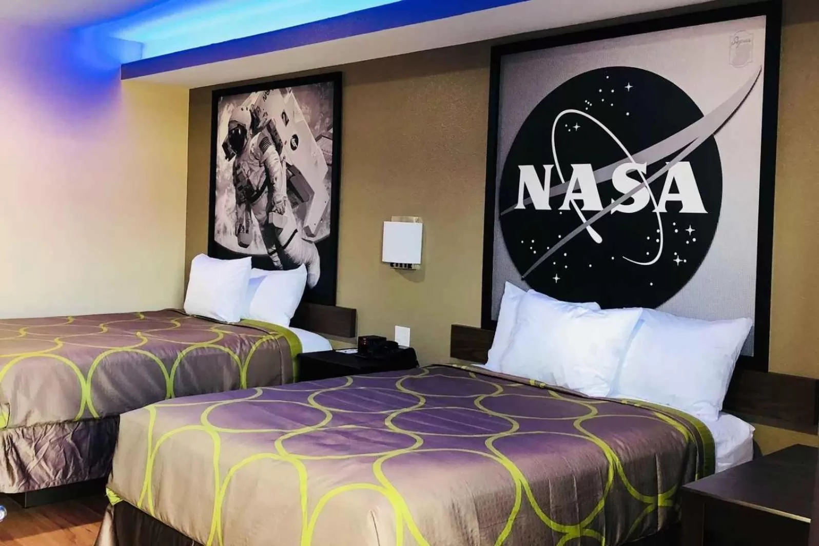 2 Queen Beds, Deluxe, Mobility/Hearing Accessible Room, Roll-In Shower, Non-Smoking in Super 8 by Wyndham Houston Northwest Cypress