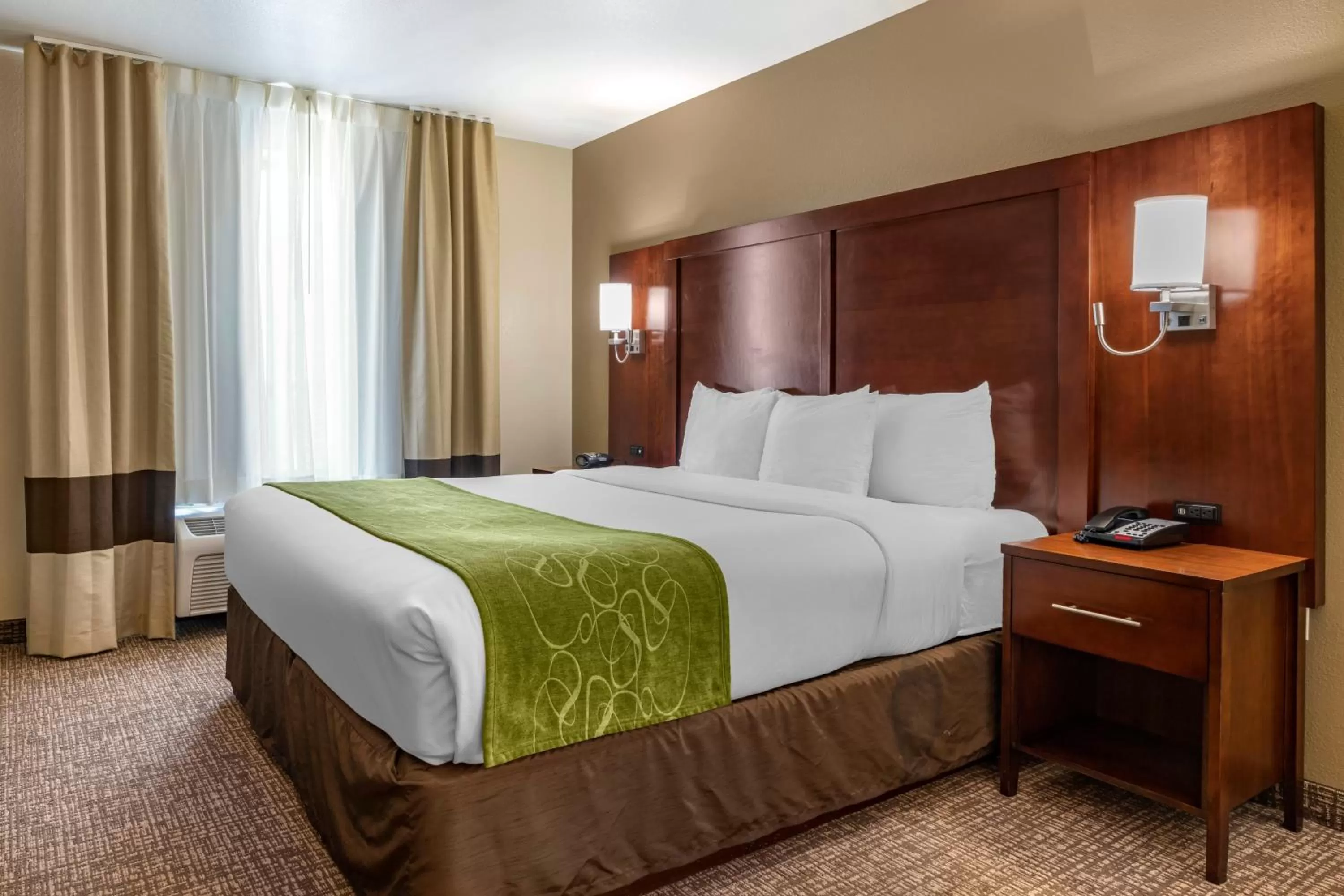 King Suite - Disability Access/Non-Smoking in Comfort Suites Fernley