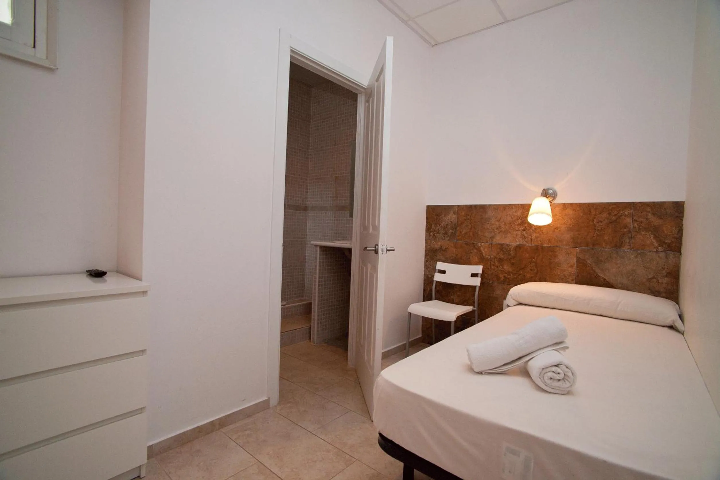 Economy Double or Twin Room in Hostal Martinval