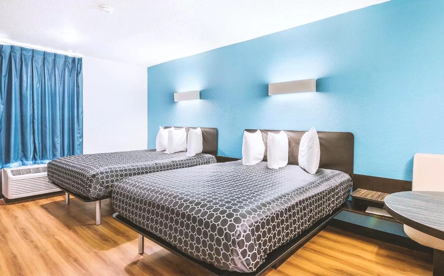 Queen Suite in Sky Palace Inn & Suites By Jasper Beeville