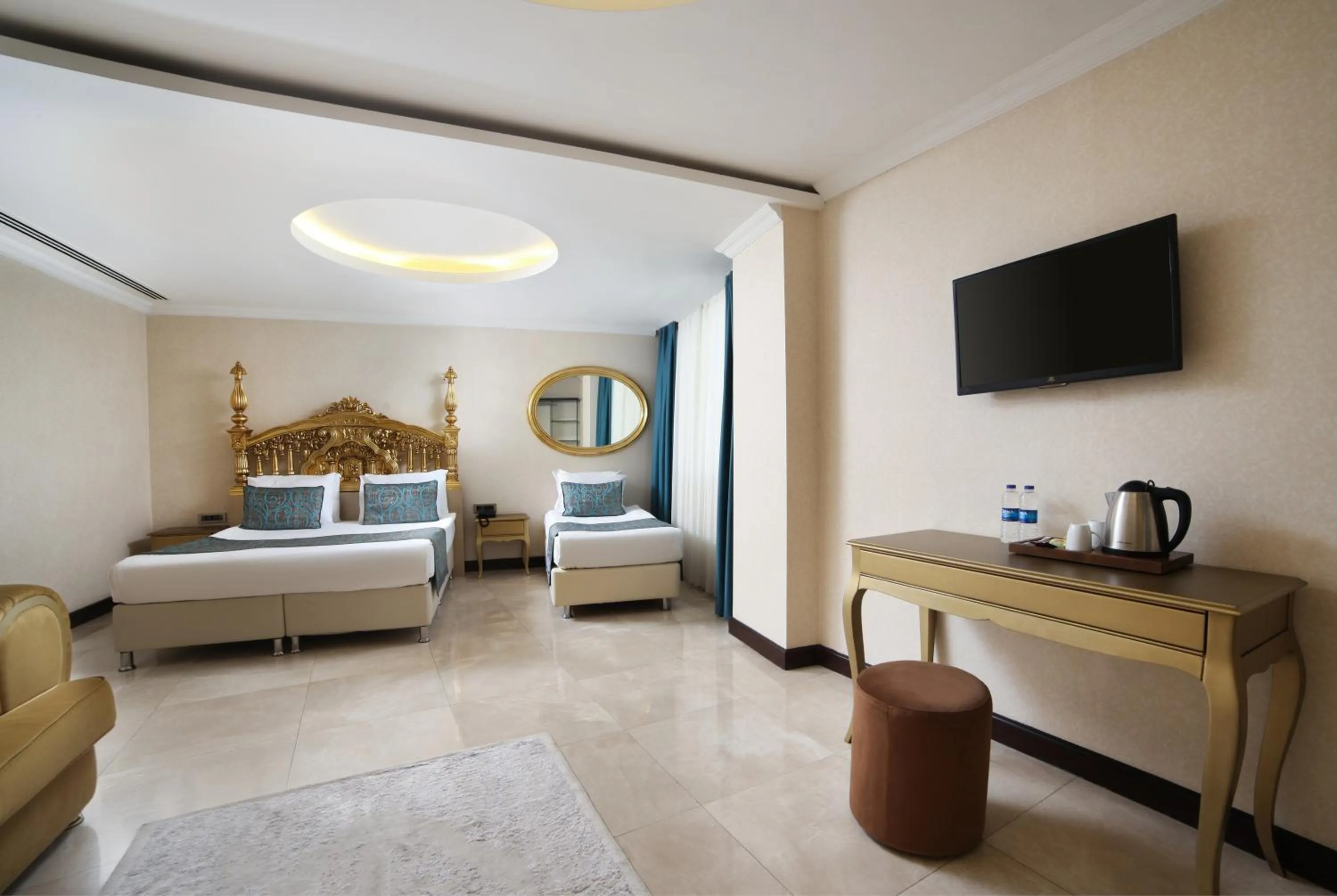 Three-Bedroom Luxury Family Suite - Free Access to Spa in Great Fortune Hotel & Spa