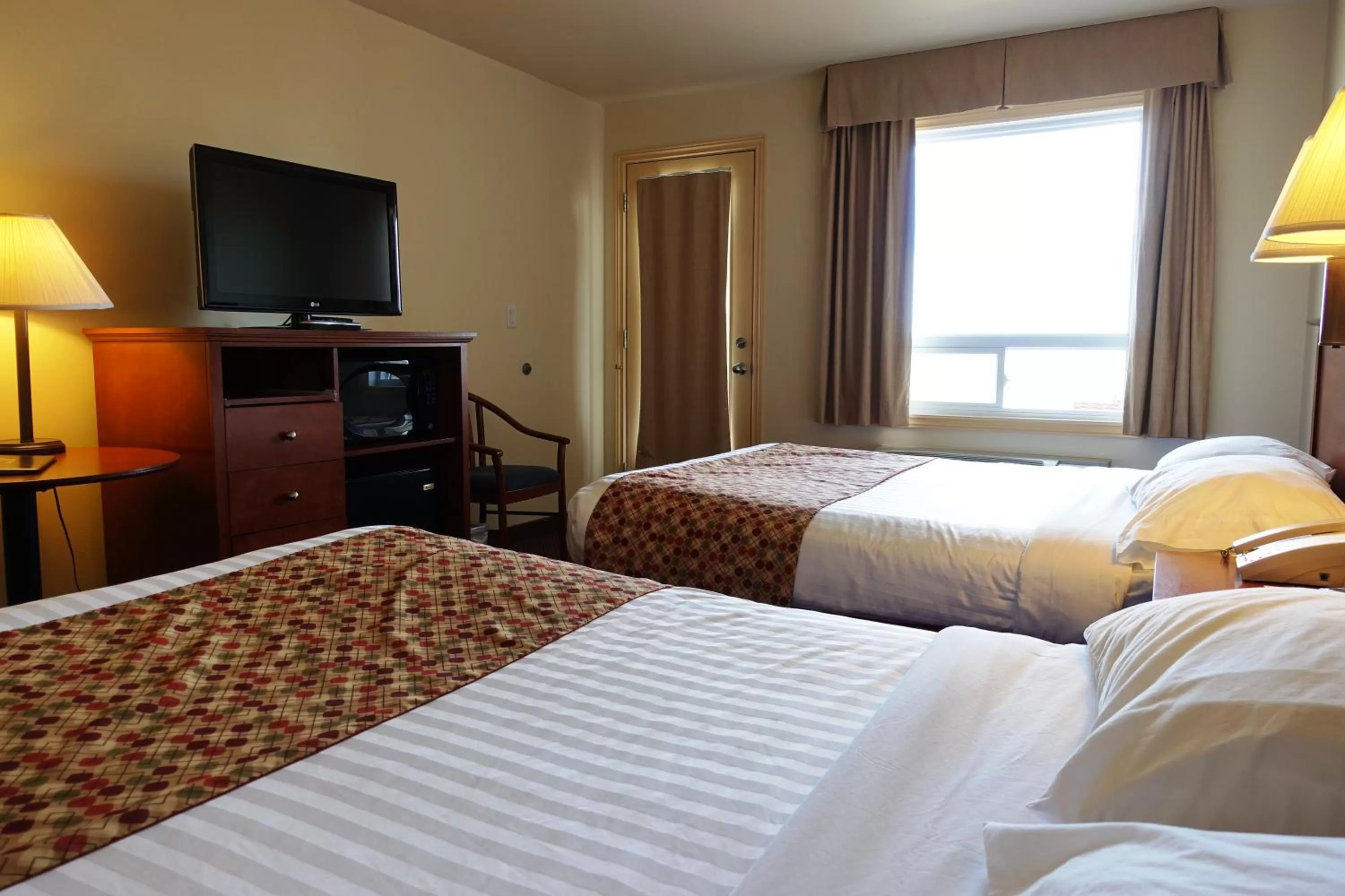 Deluxe Queen Room with Two Queen Beds - Non-Smoking in Super 8 by Wyndham Caraquet