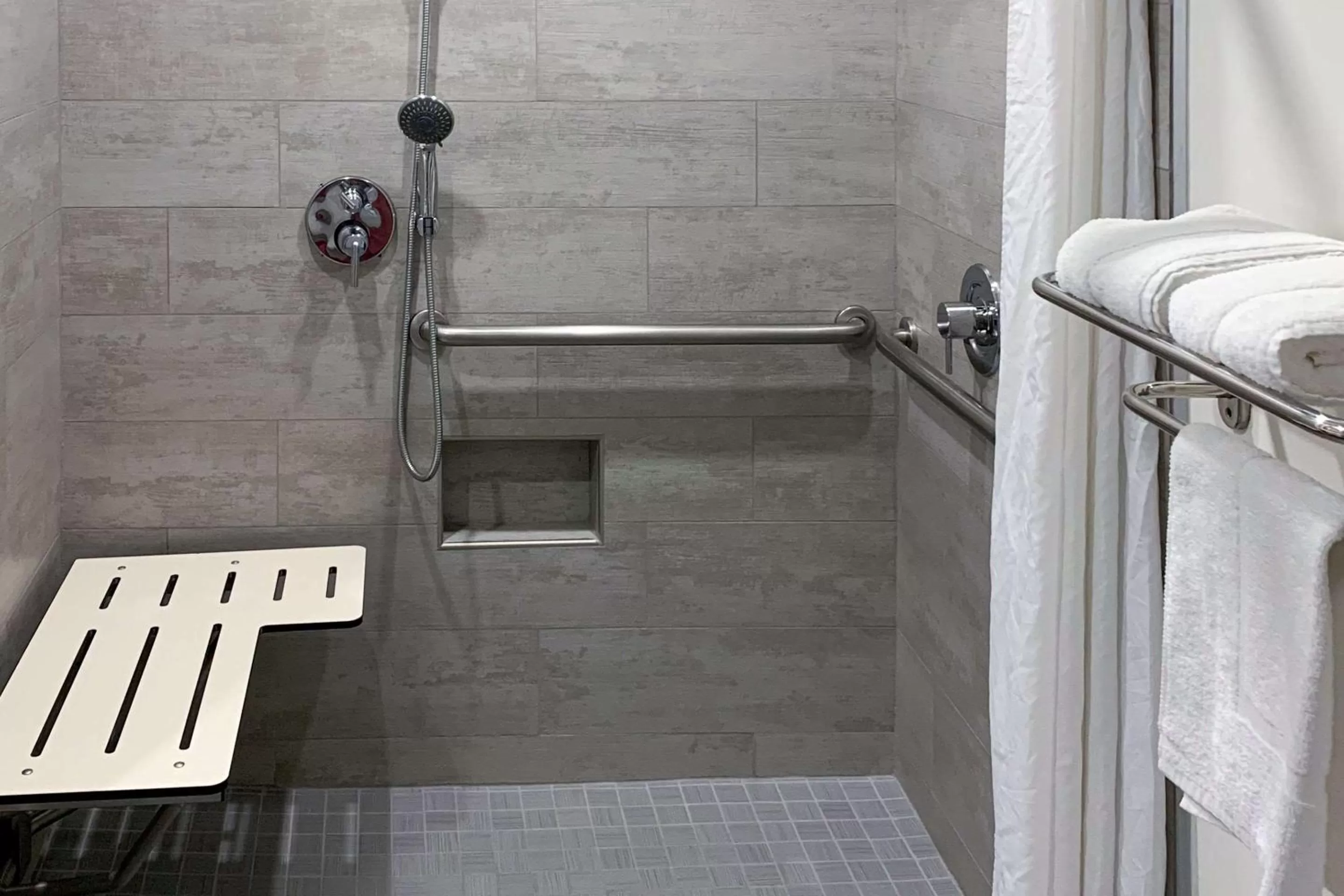 Queen Room - Mobility Accessible/Non-Smoking in Quality Inn Near Chico State