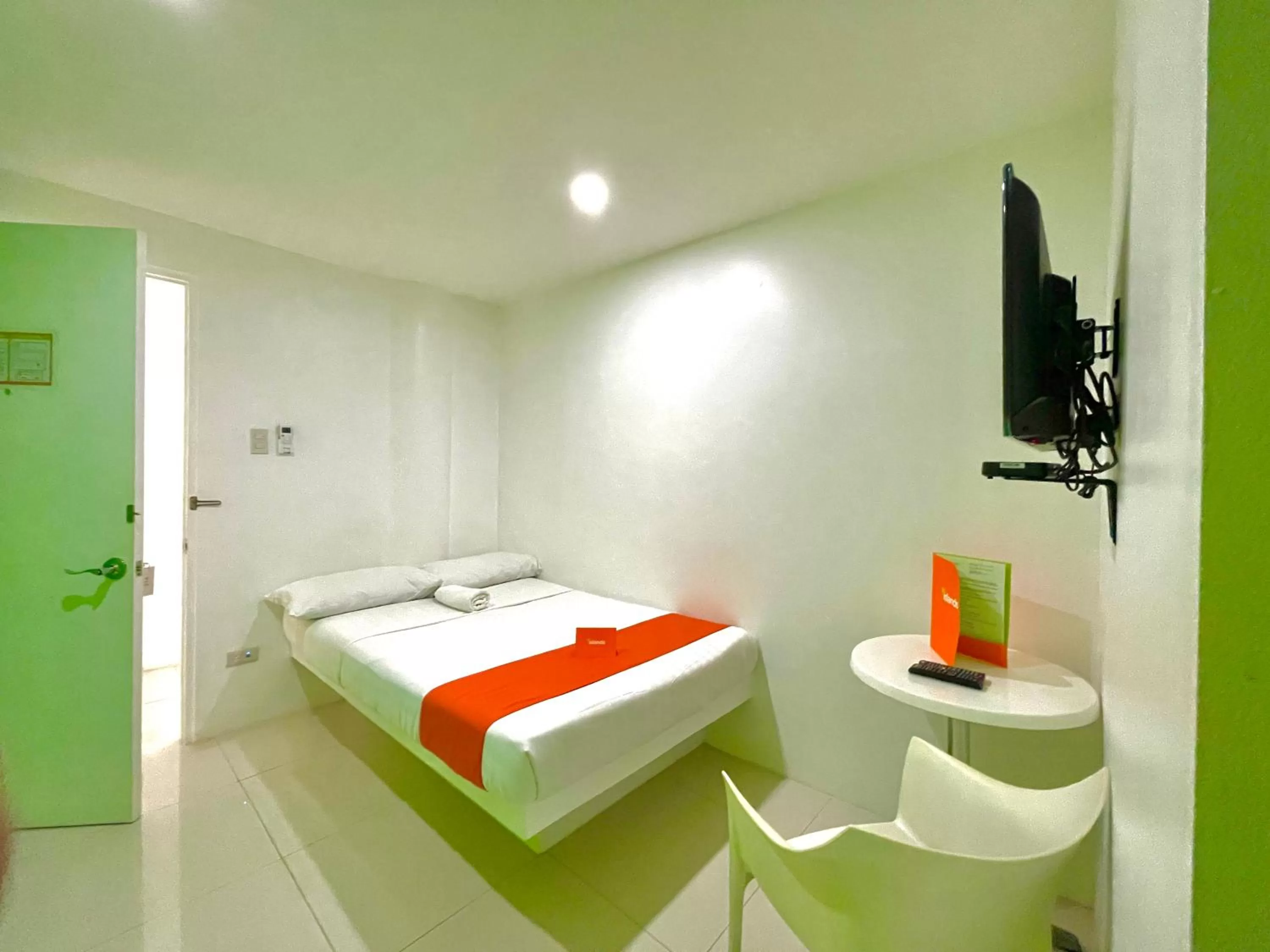 Medium Room - Main in Islands Stay Hotels Mactan