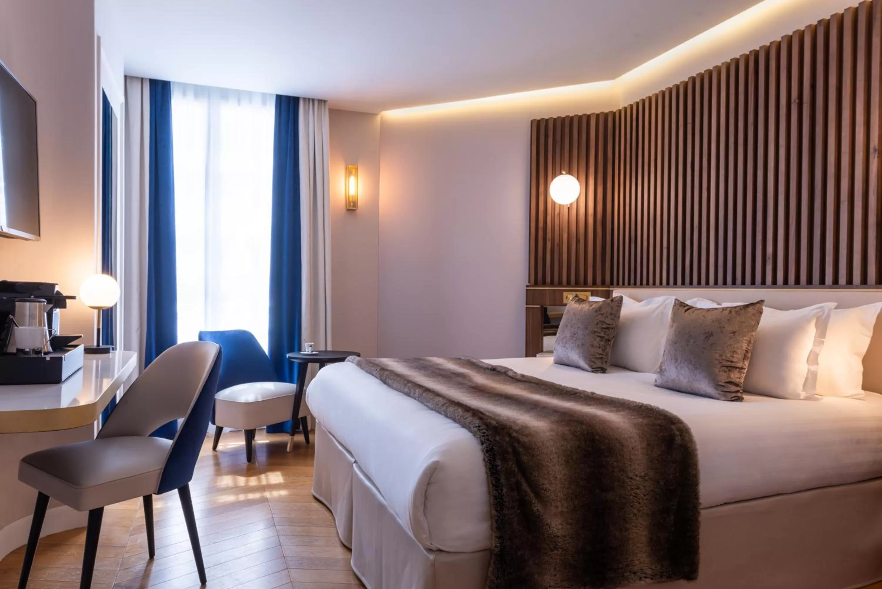 Superior Double or Twin Room in Lord Byron