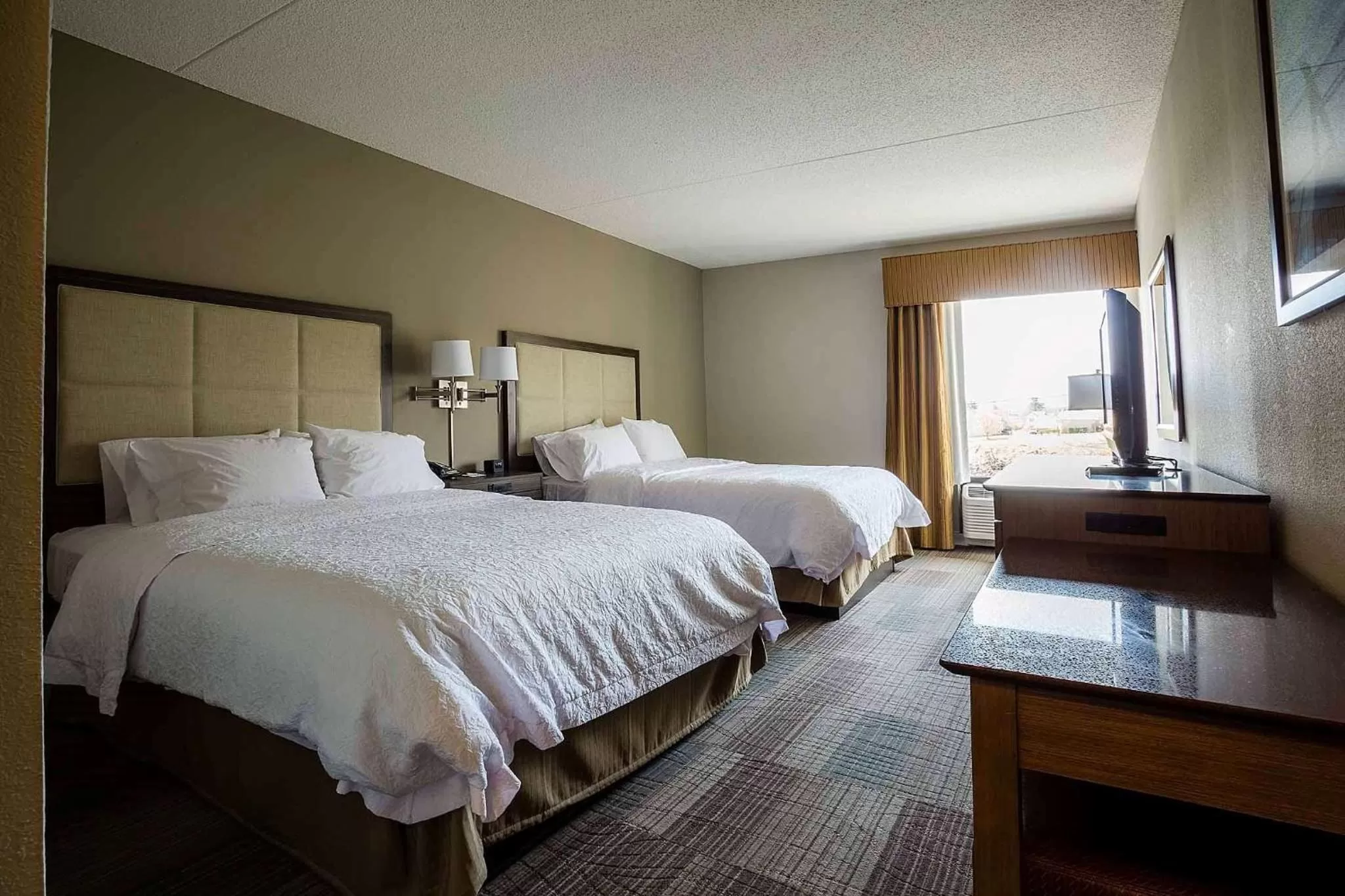 Queen Room with Two Queen Beds - Non-Smoking in Hampton Inn Somerset