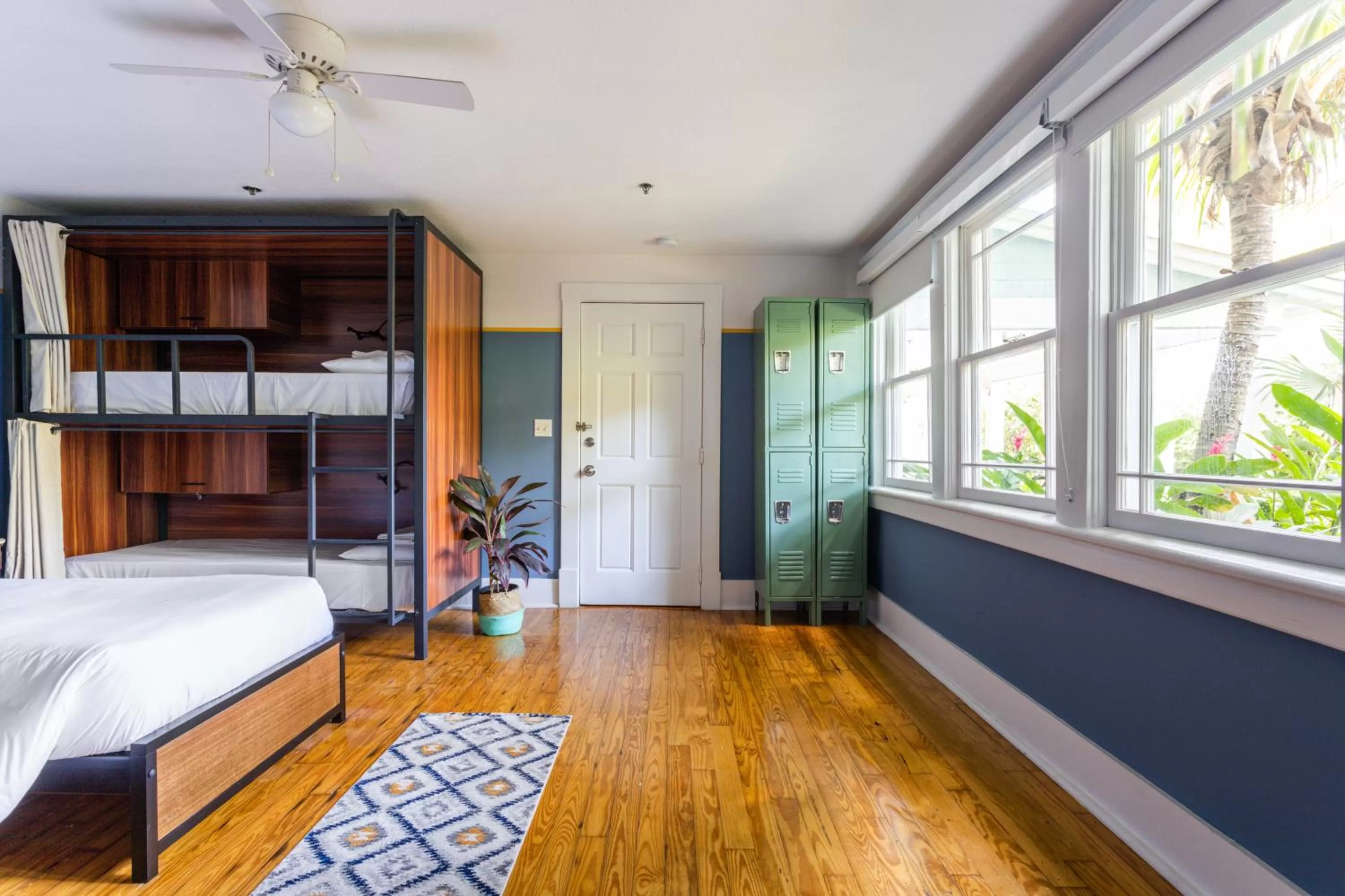 Bed in 4-Bed Dormitory Room in Miami River Inn by Renzzi