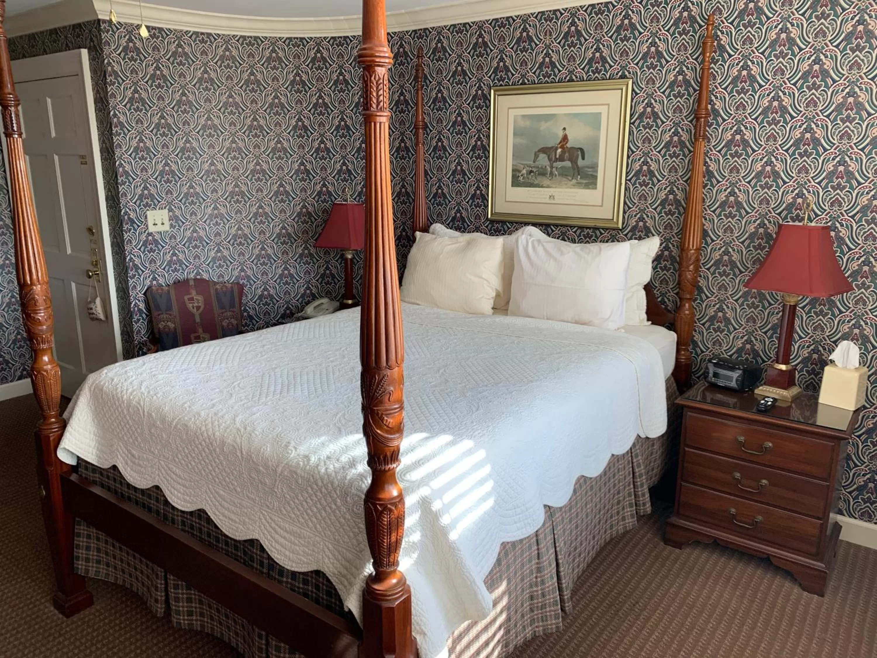 Standard Queen Room in 1842 Inn