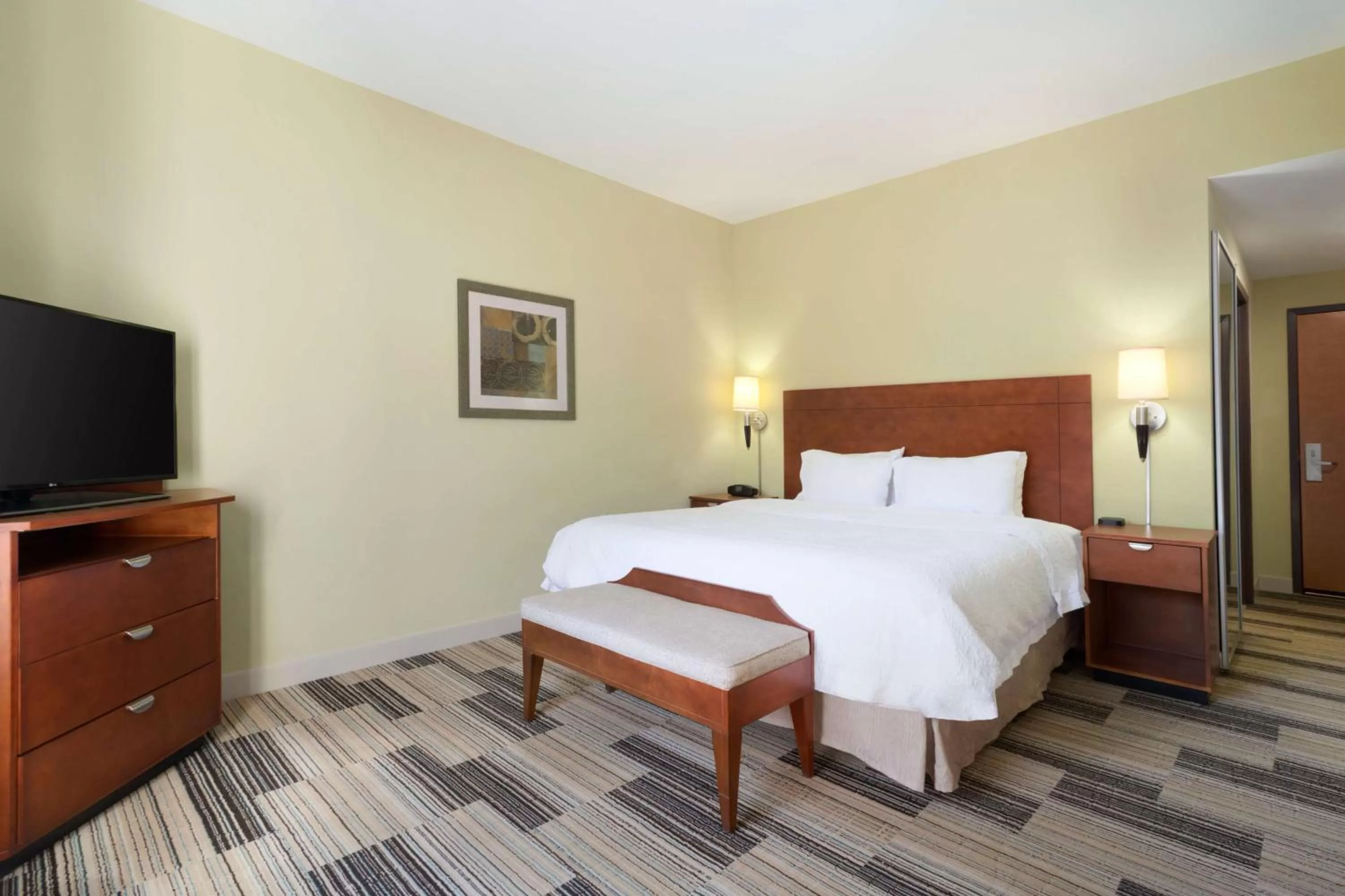 King Room with King Bed - Non-Smoking in Hampton Inn & Suites Birmingham Airport Area
