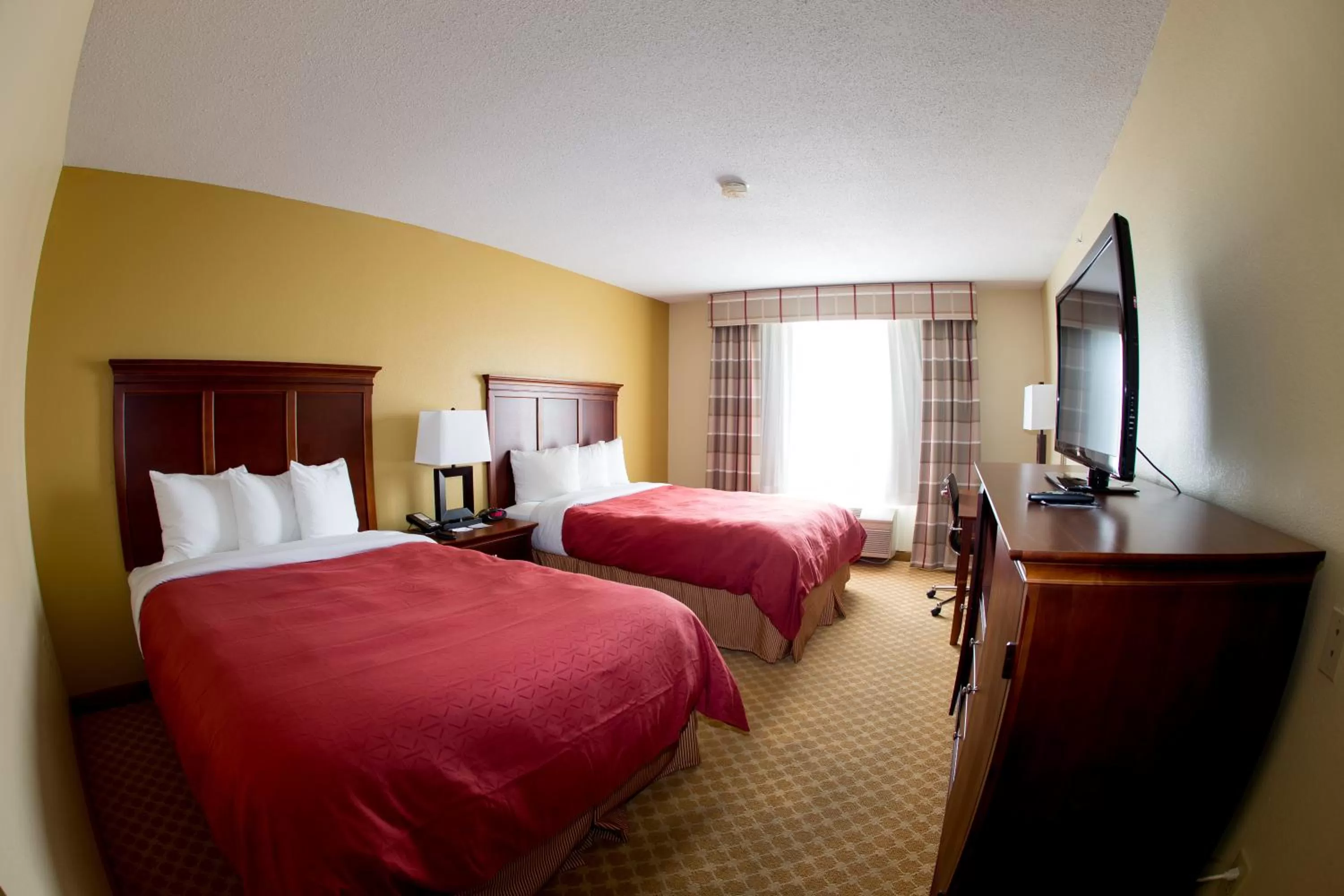 Queen Room with Two Queen Beds in Country Inn & Suites by Radisson, Macedonia, OH
