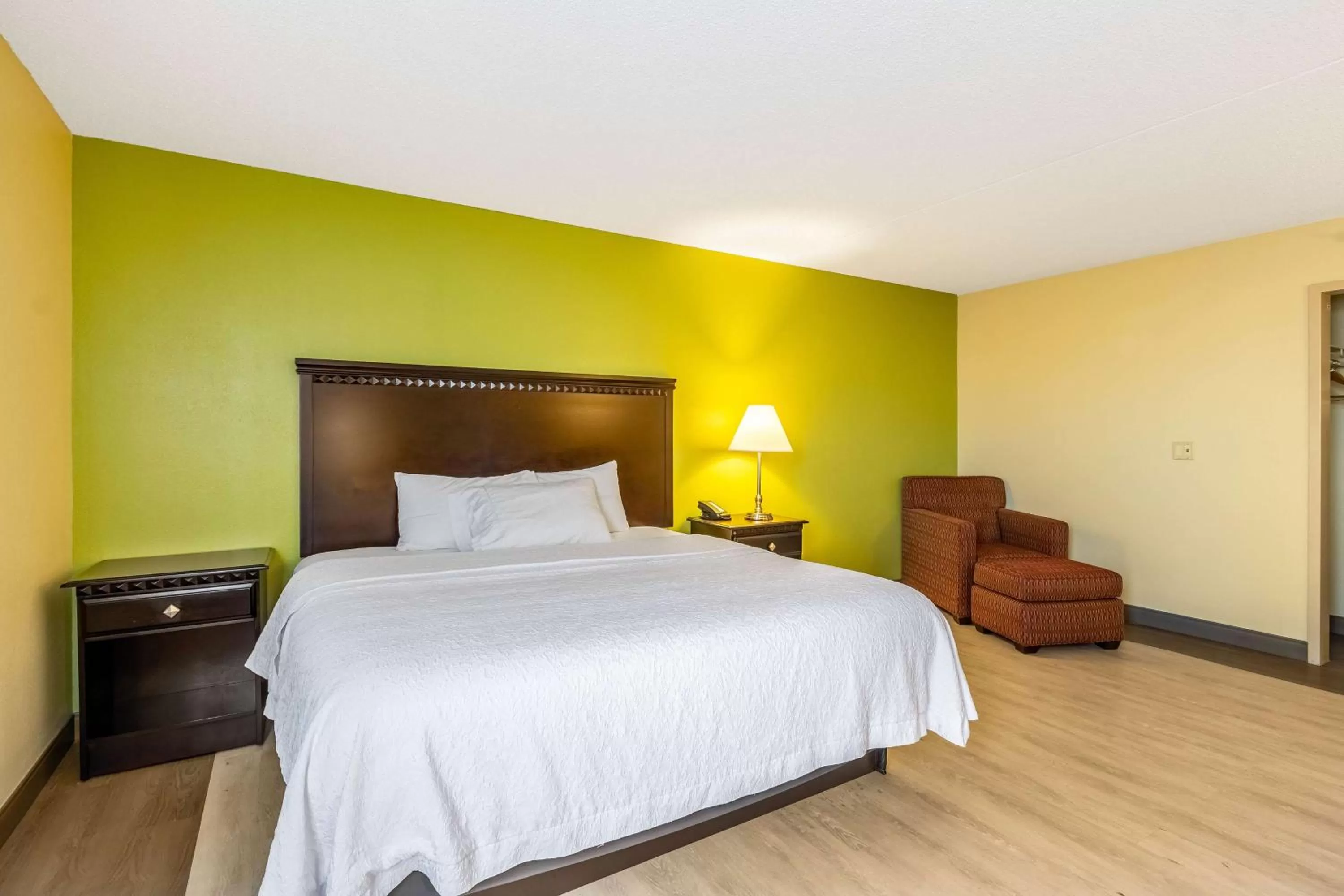 King Room - Non-Smoking in Motel 6-Conway, AR